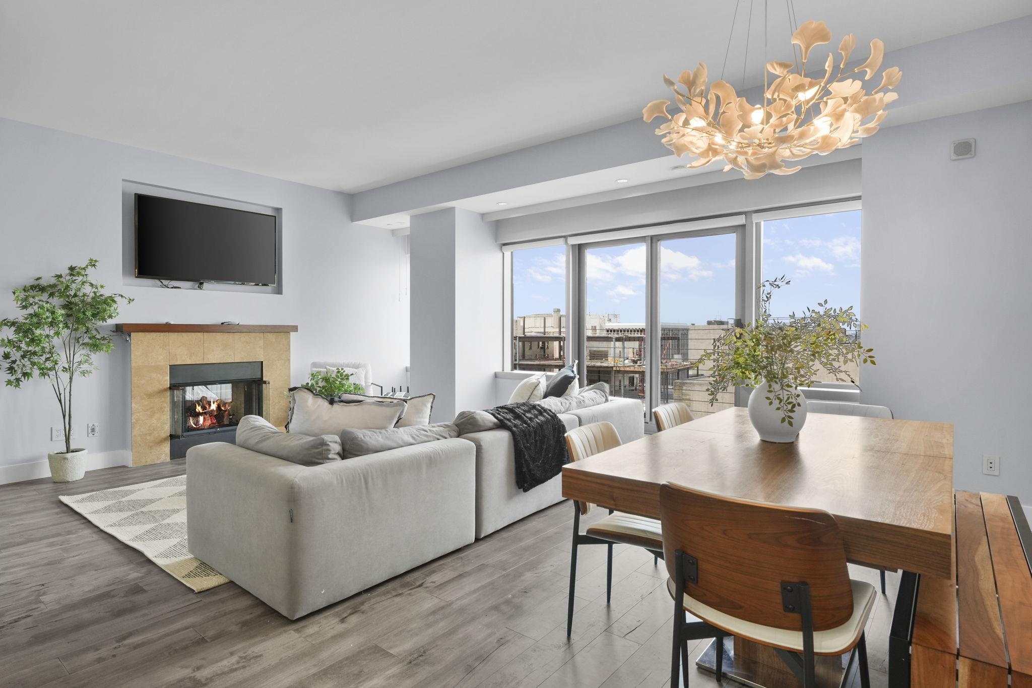 100 Wisconsin Avenue Unit: 1105