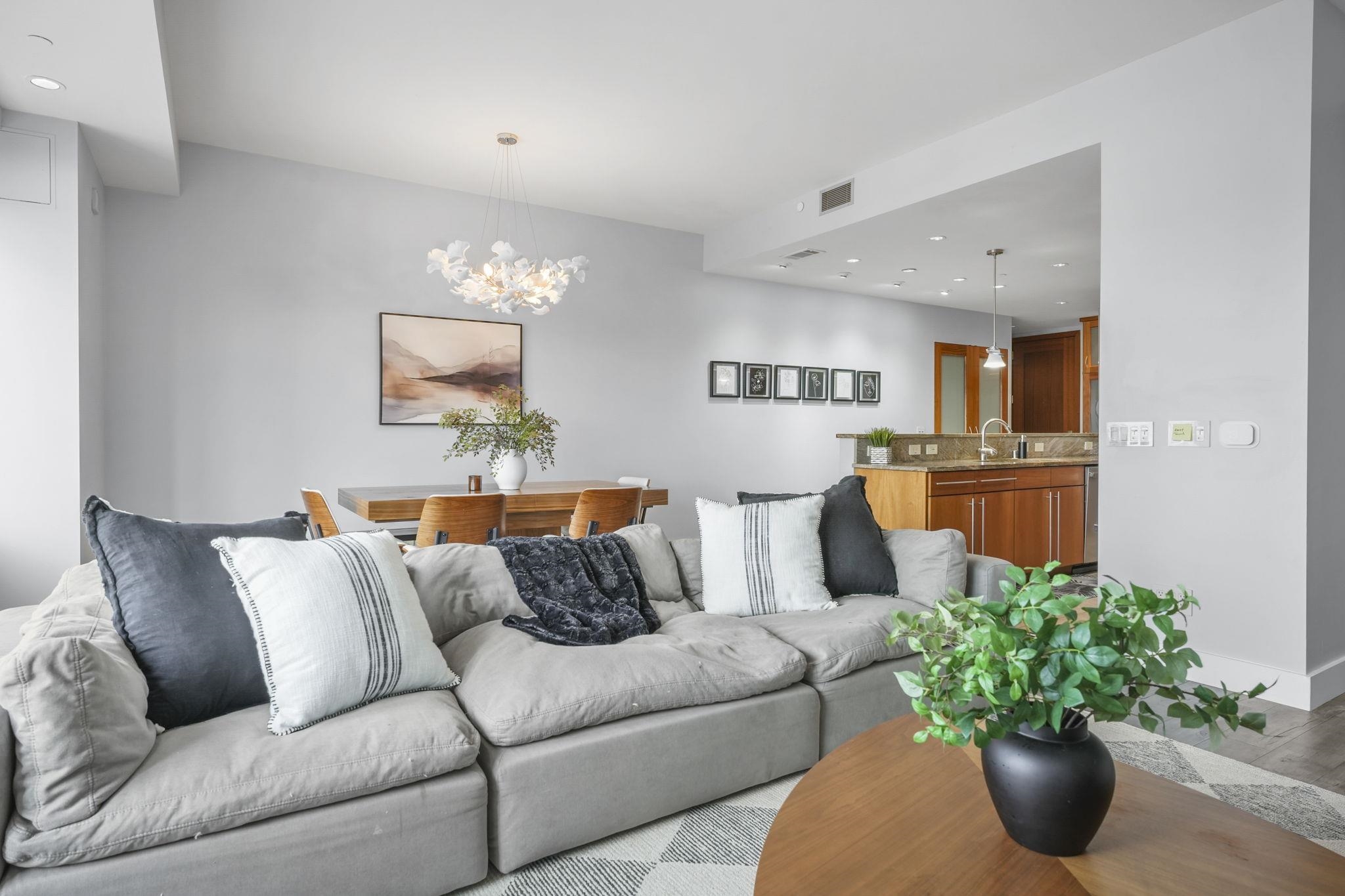 100 Wisconsin Avenue Unit: 1105