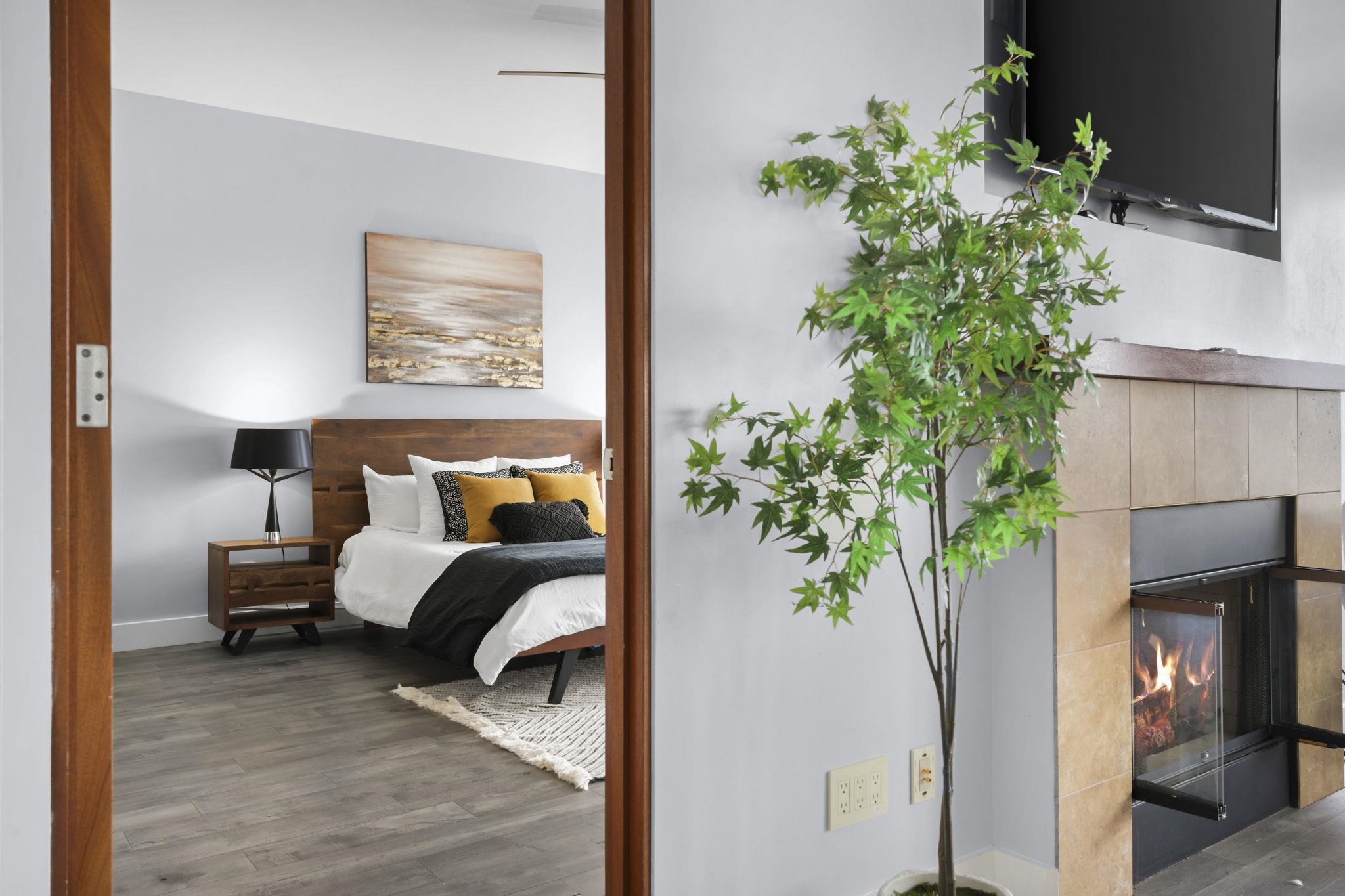100 Wisconsin Avenue Unit: 1105