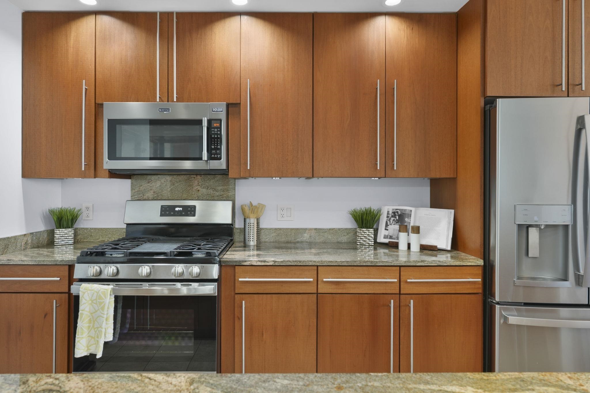 100 Wisconsin Avenue Unit: 1105