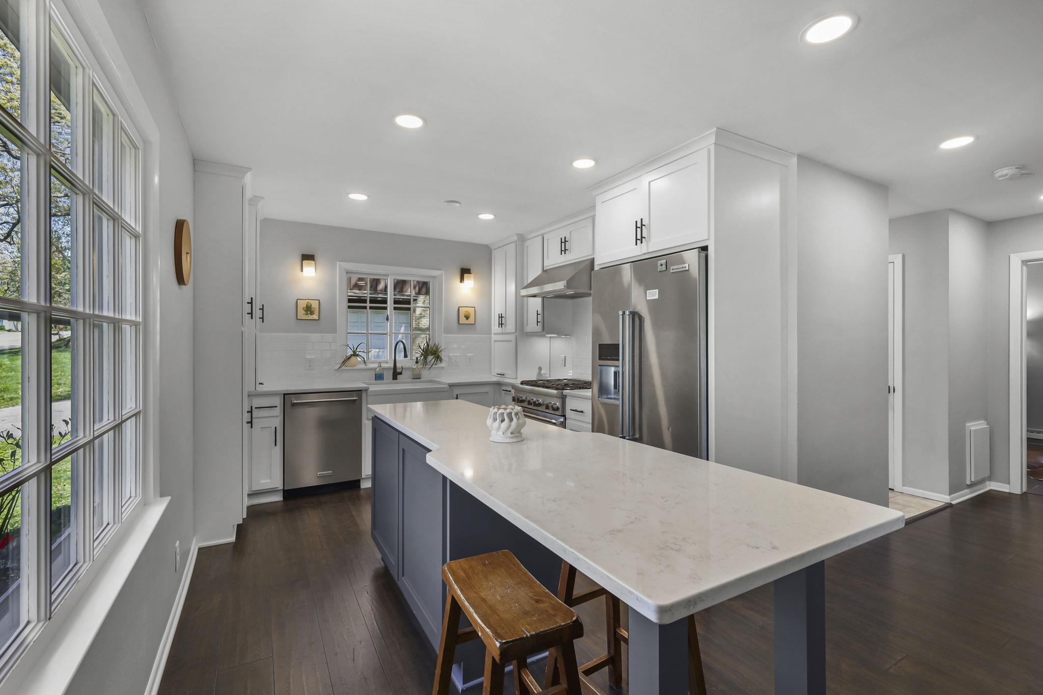 6651 Columbus Drive