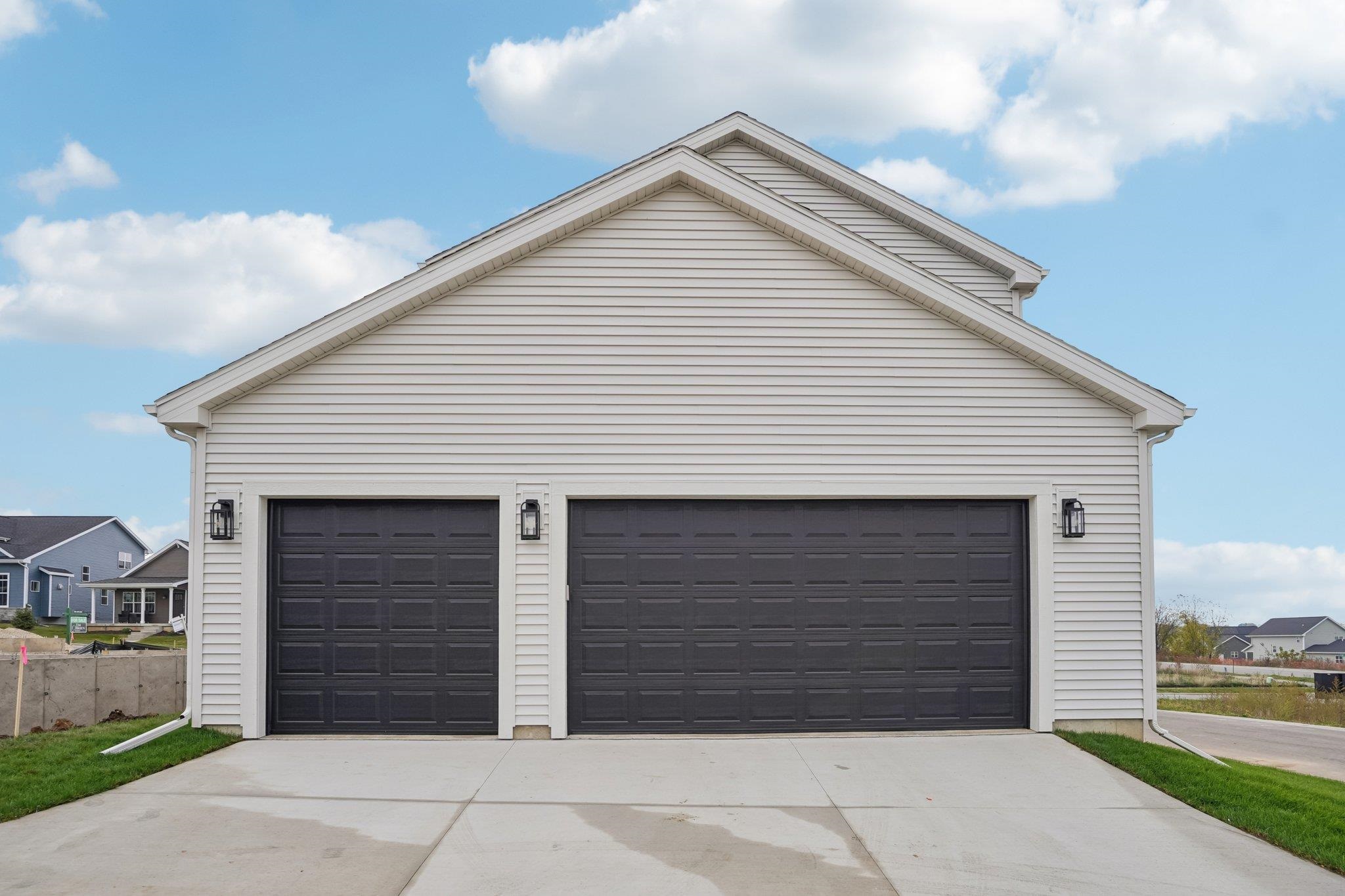 6686 Redpoll Road