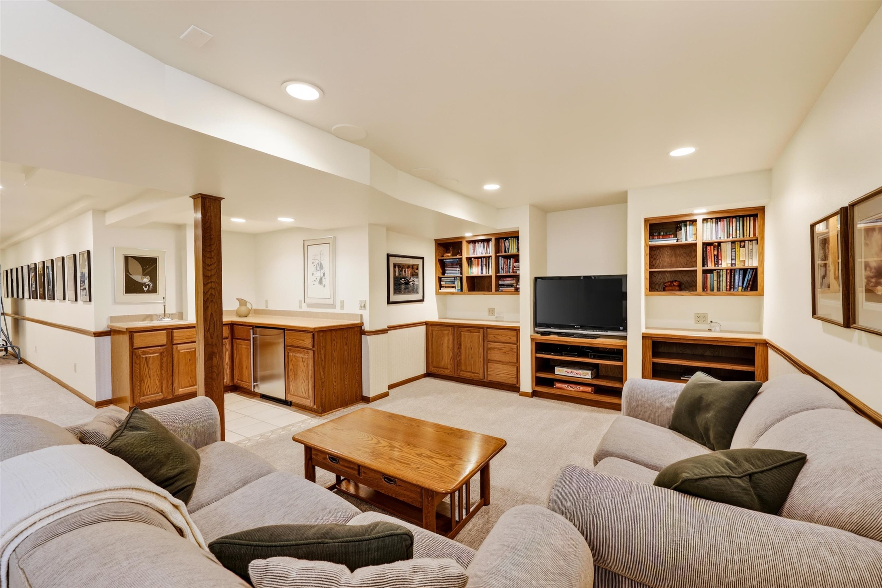 7426 Farmington Way