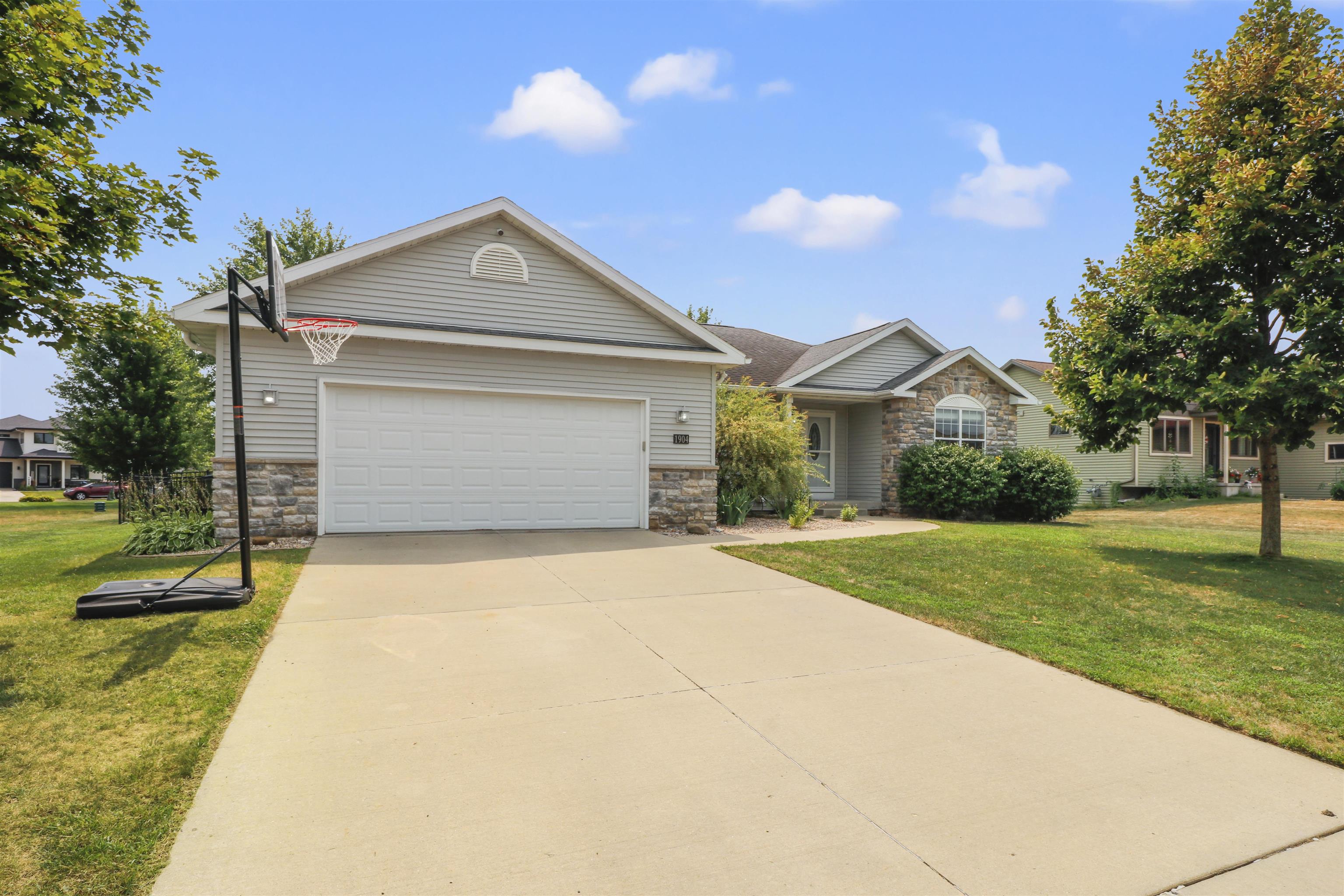 1904 Nighthawk Lane