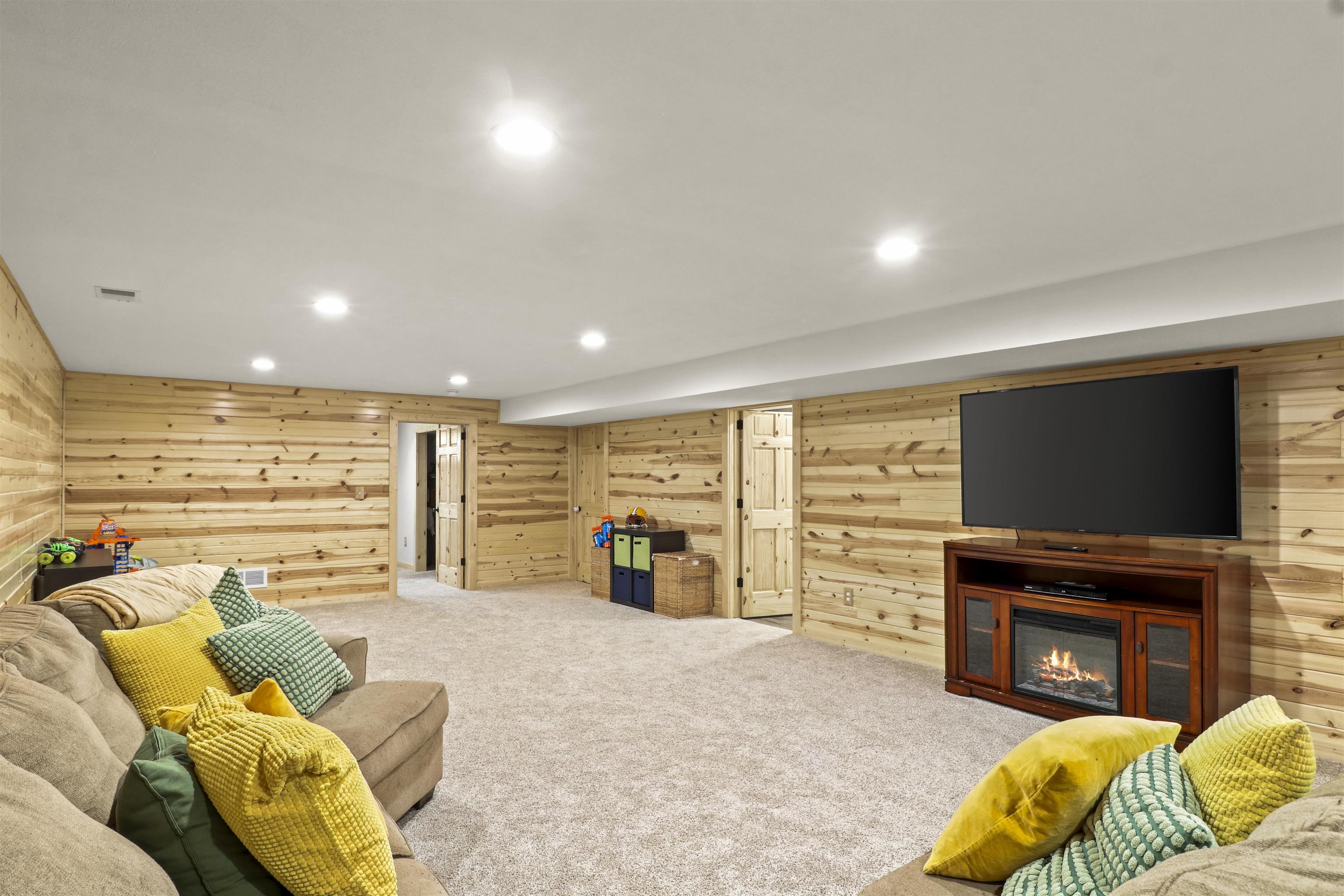 1904 Nighthawk Lane