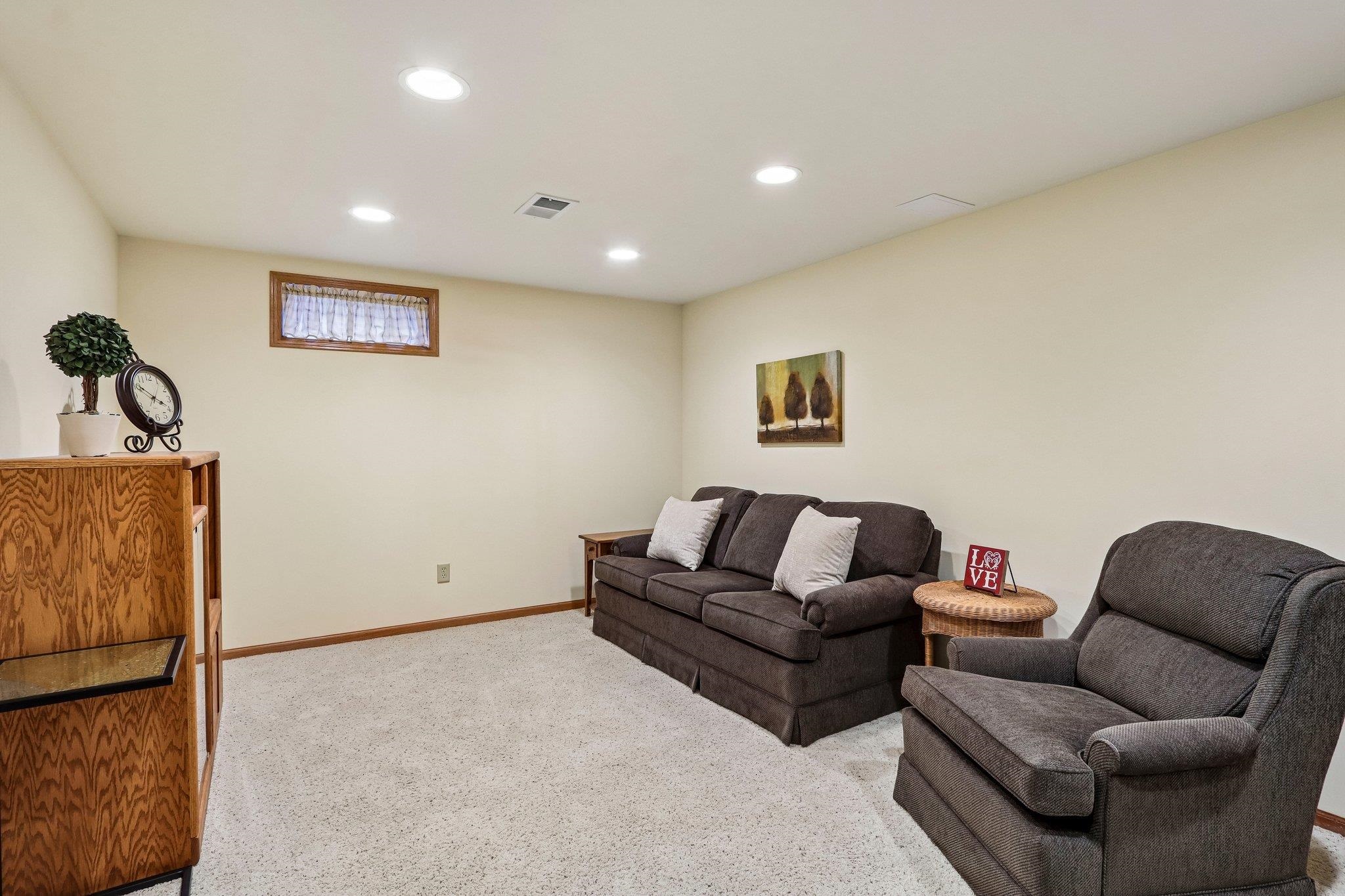 114 N High Point Road
