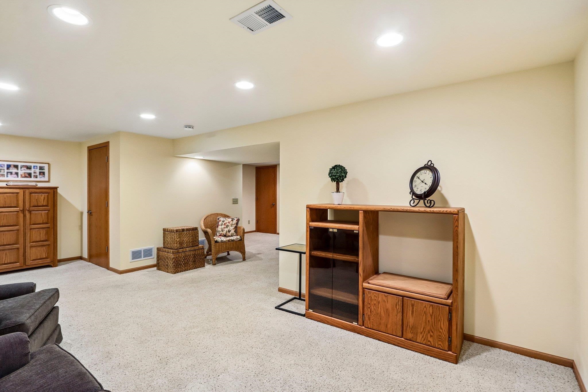 114 N High Point Road