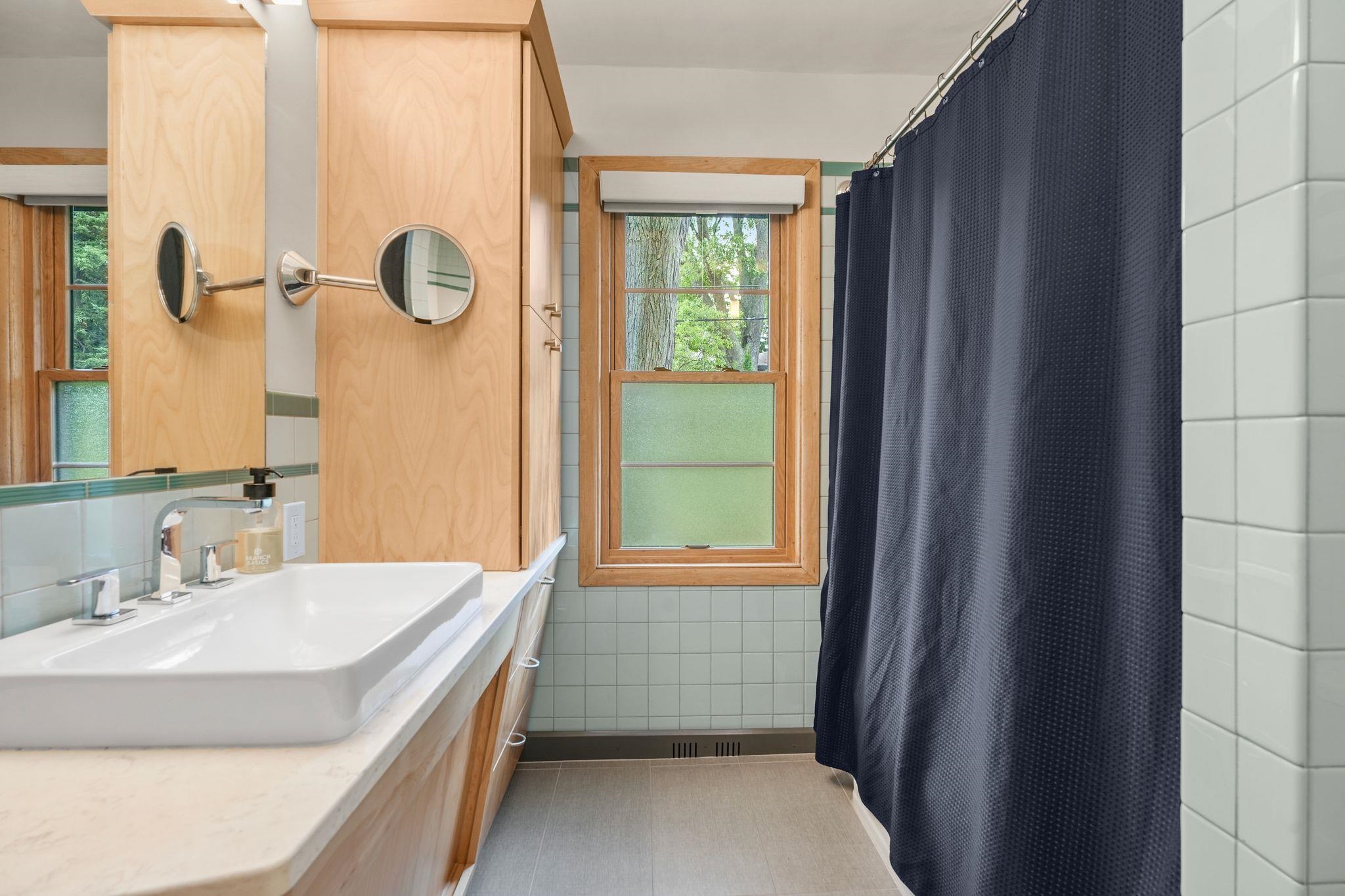 5010 Tomahawk Trail