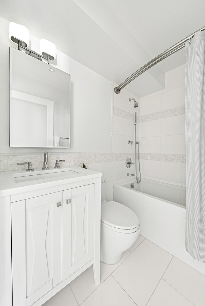 366 W 11TH Street PH12F