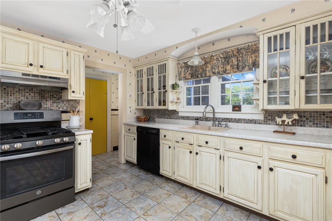 135 Canonchet Avenue