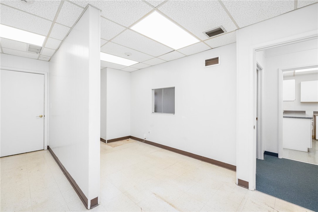 63 Eddie Dowling Highway