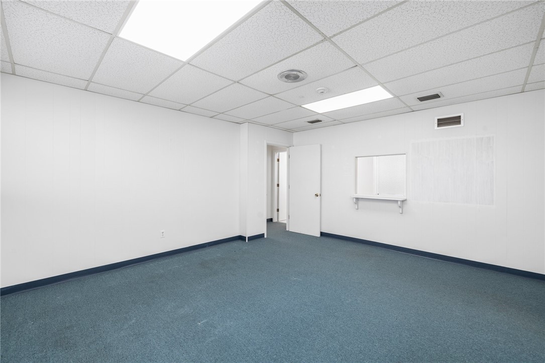 63 Eddie Dowling Highway