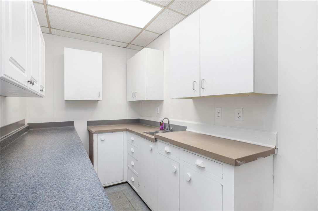 63 Eddie Dowling Highway