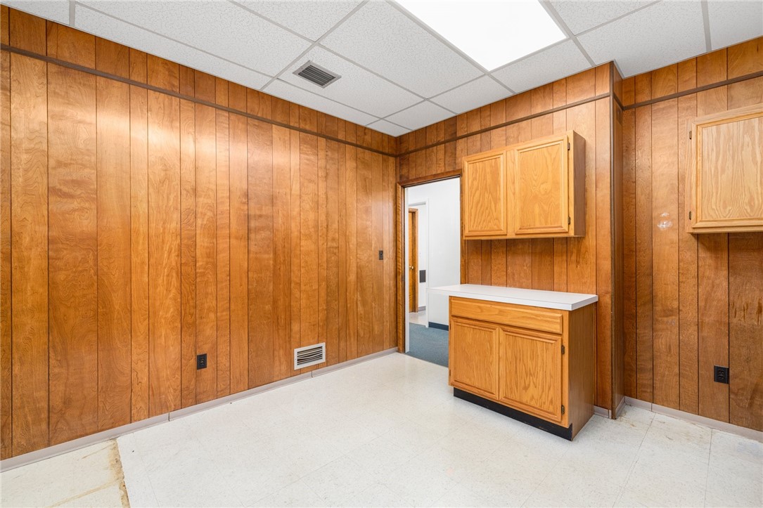 63 Eddie Dowling Highway