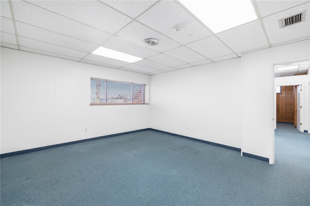 63 Eddie Dowling Highway