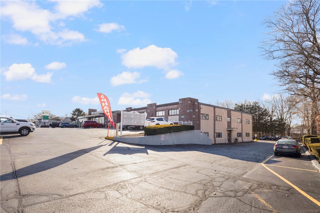 63 Eddie Dowling Highway