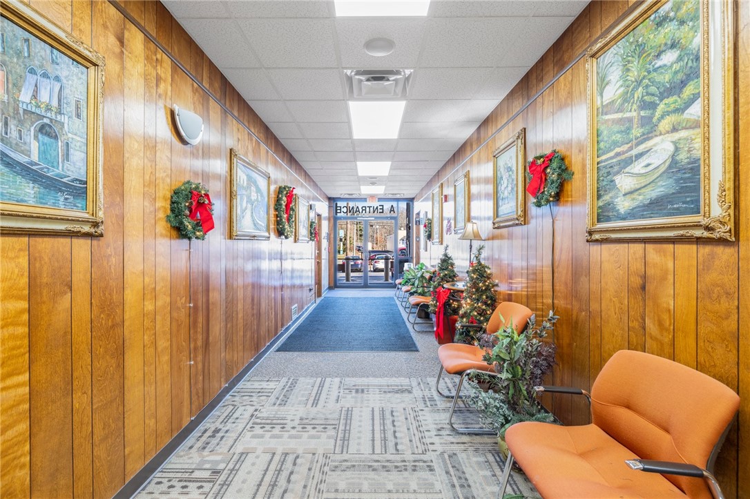 63 Eddie Dowling Highway