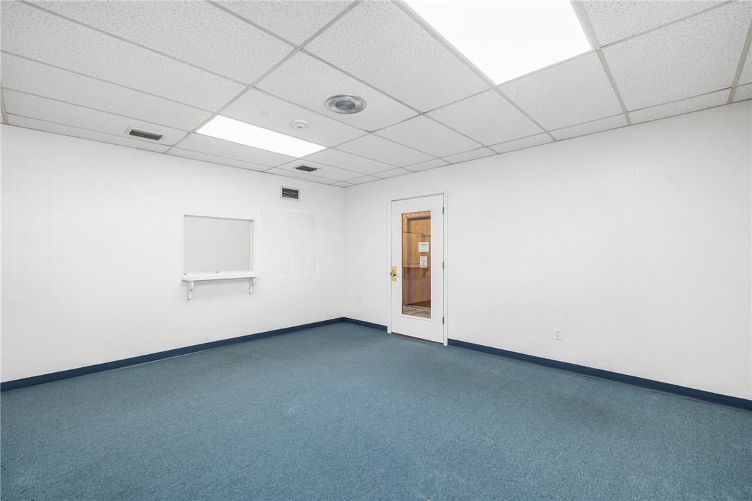 63 Eddie Dowling Highway