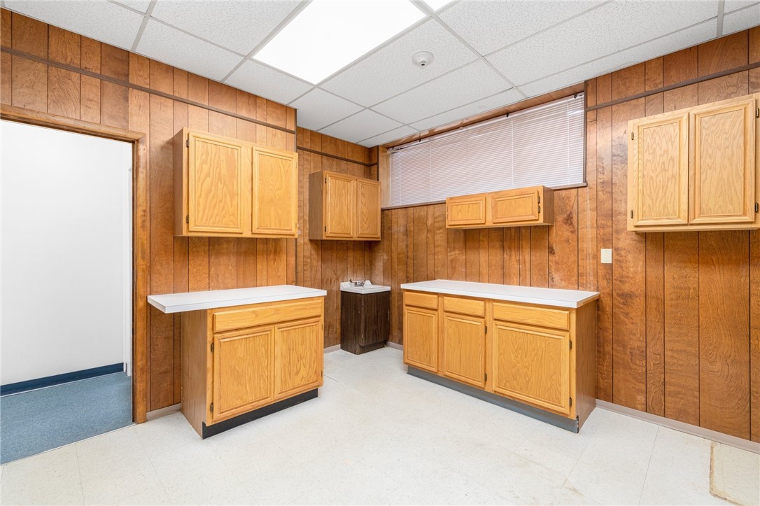 63 Eddie Dowling Highway