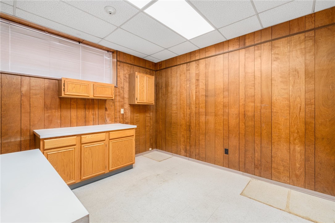 63 Eddie Dowling Highway