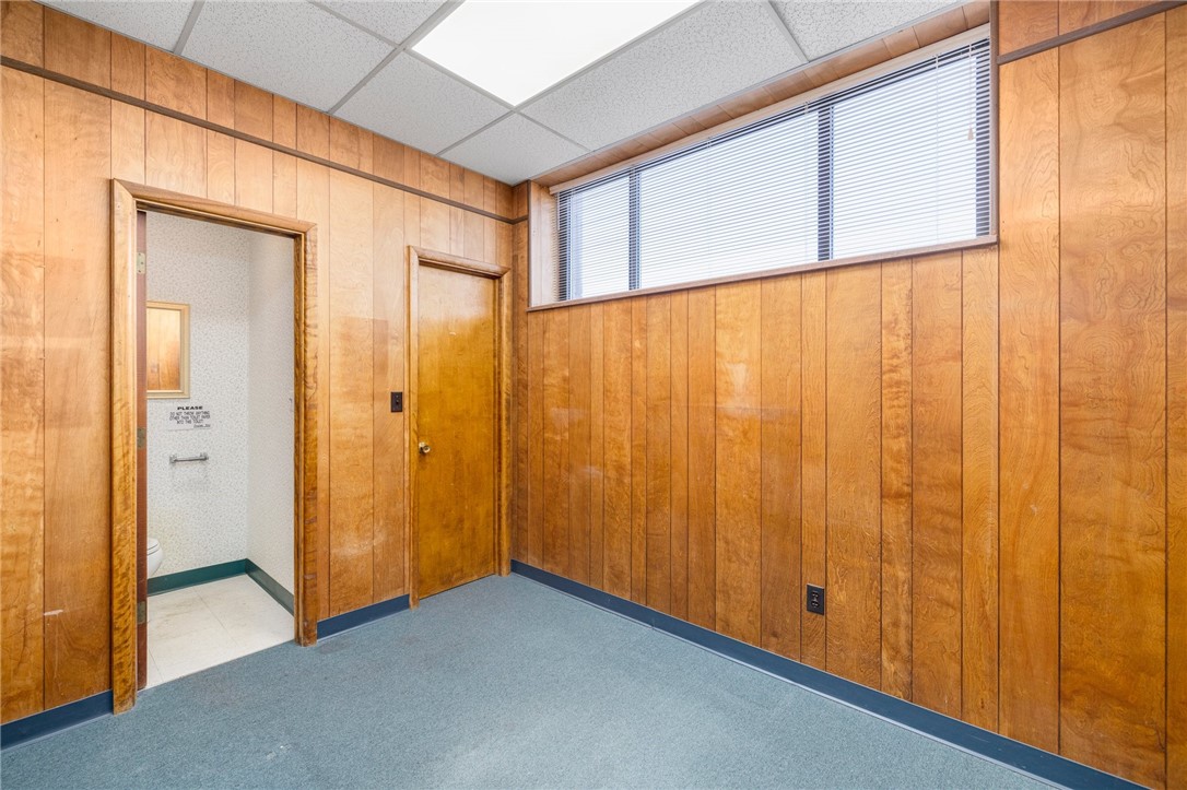 63 Eddie Dowling Highway