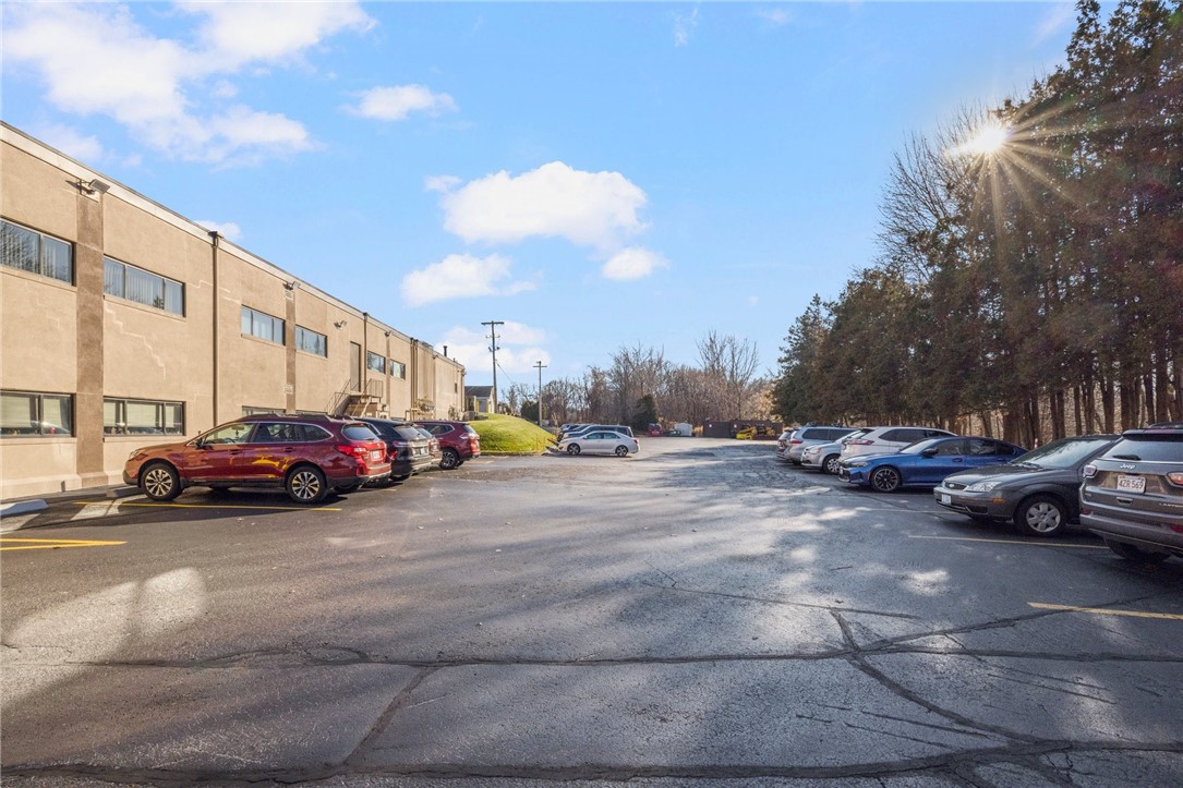 63 Eddie Dowling Highway