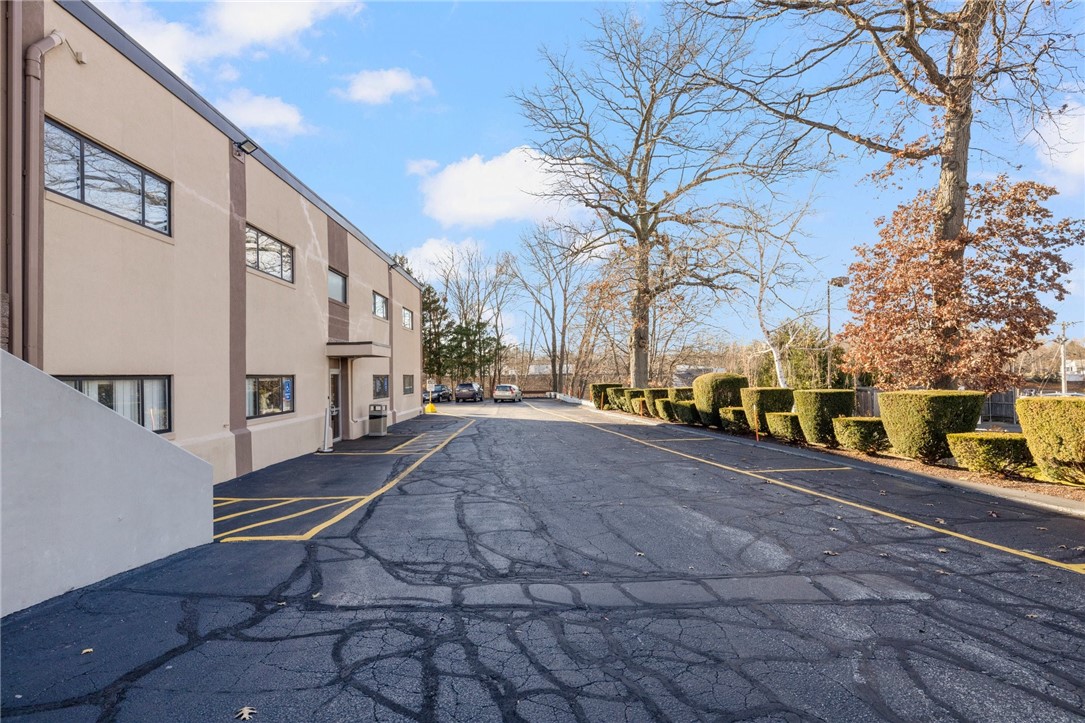 63 Eddie Dowling Highway