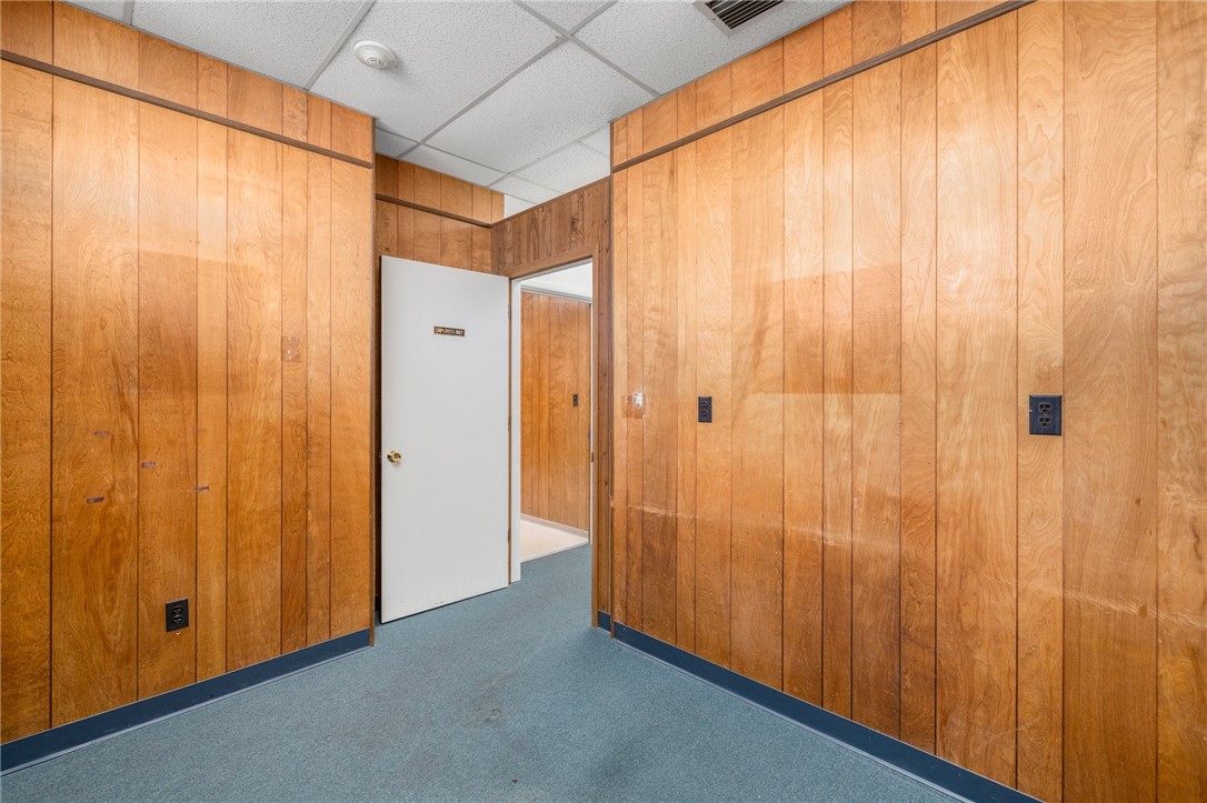 63 Eddie Dowling Highway