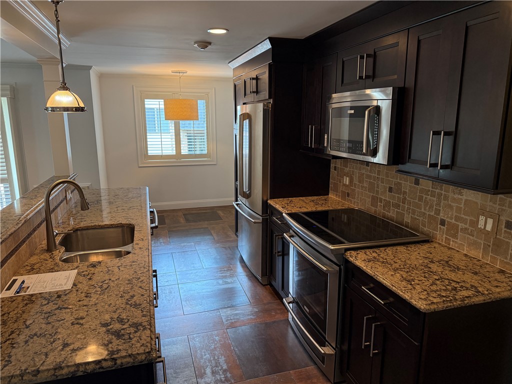 4162 NE Post Road 12