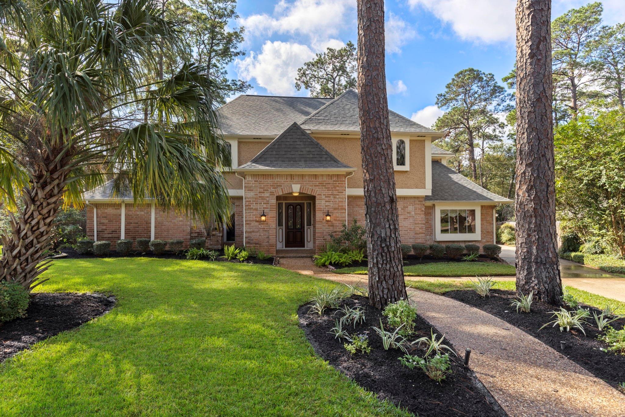 6131 Knollview Drive