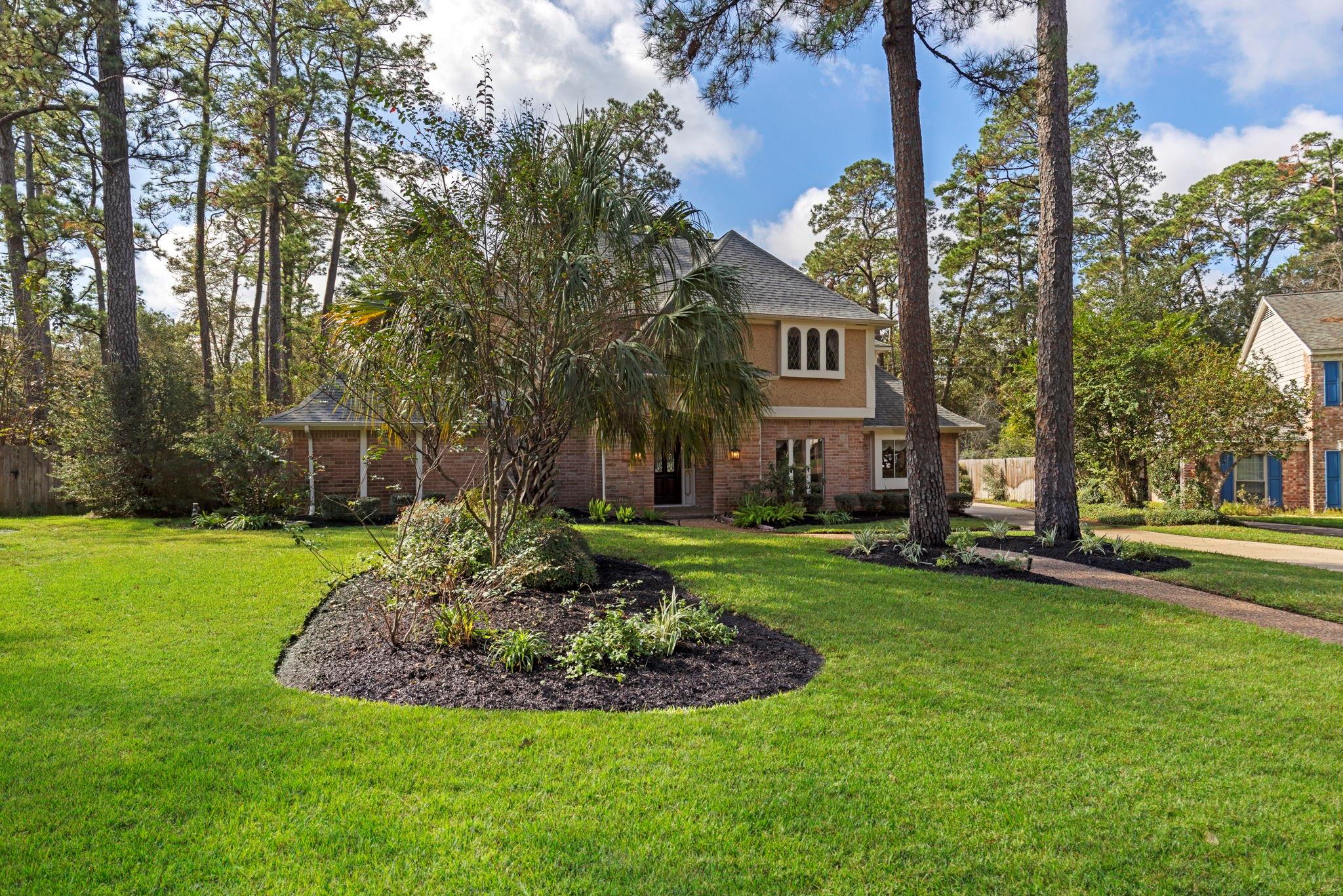 6131 Knollview Drive