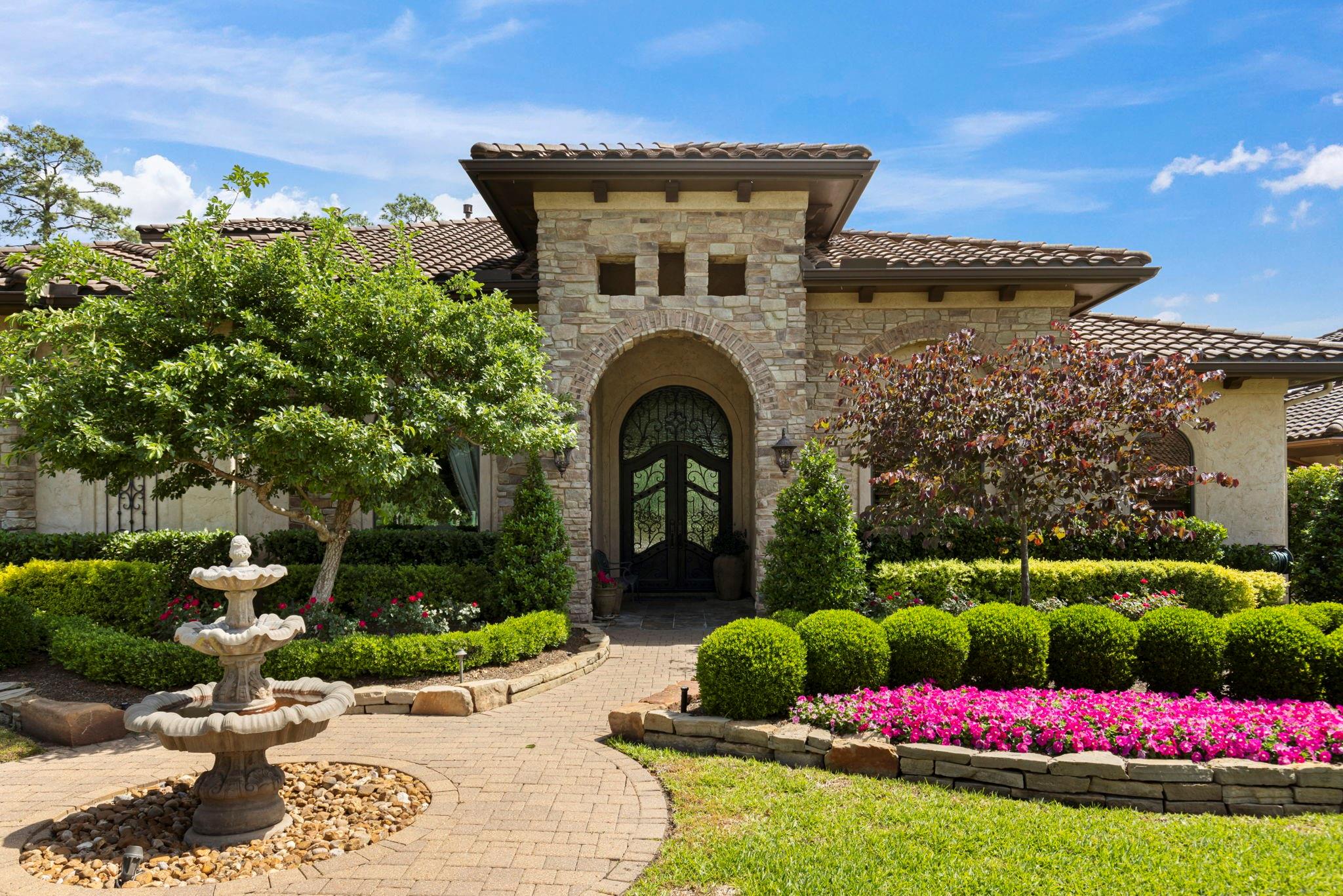 38 Post Shadow Estate Drive