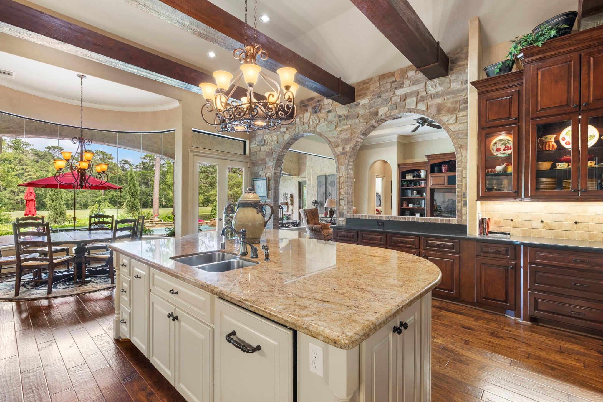 38 Post Shadow Estate Drive