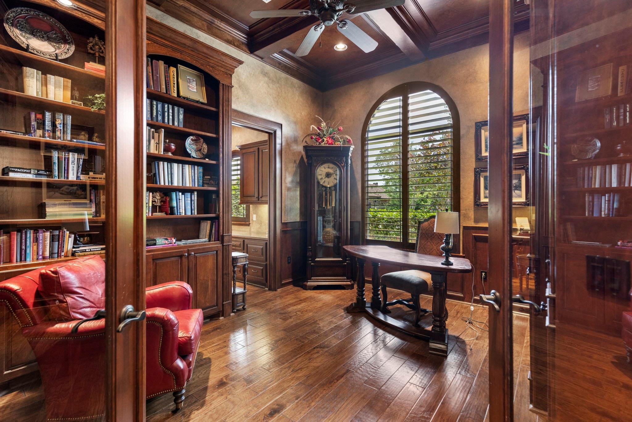 38 Post Shadow Estate Drive