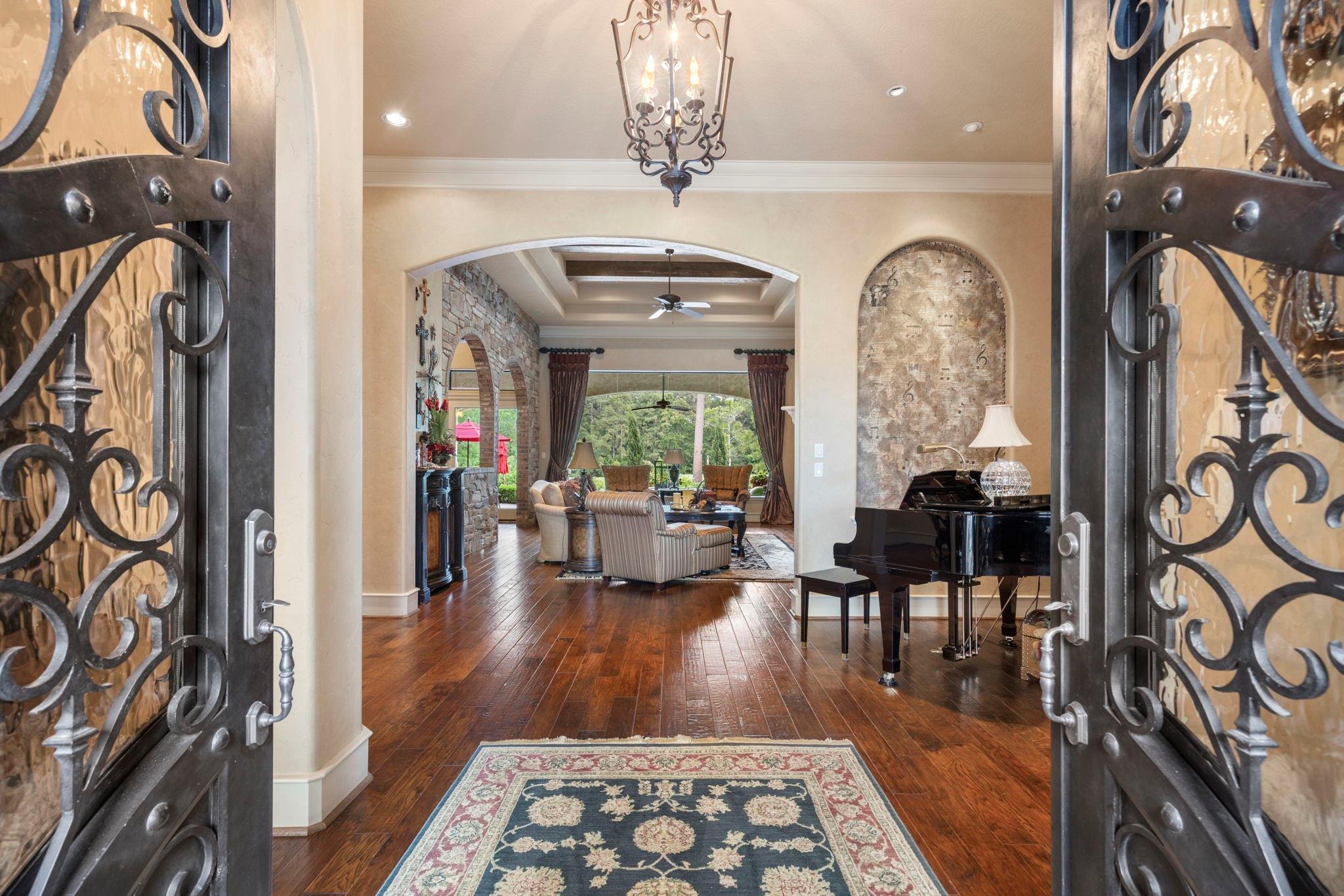 38 Post Shadow Estate Drive