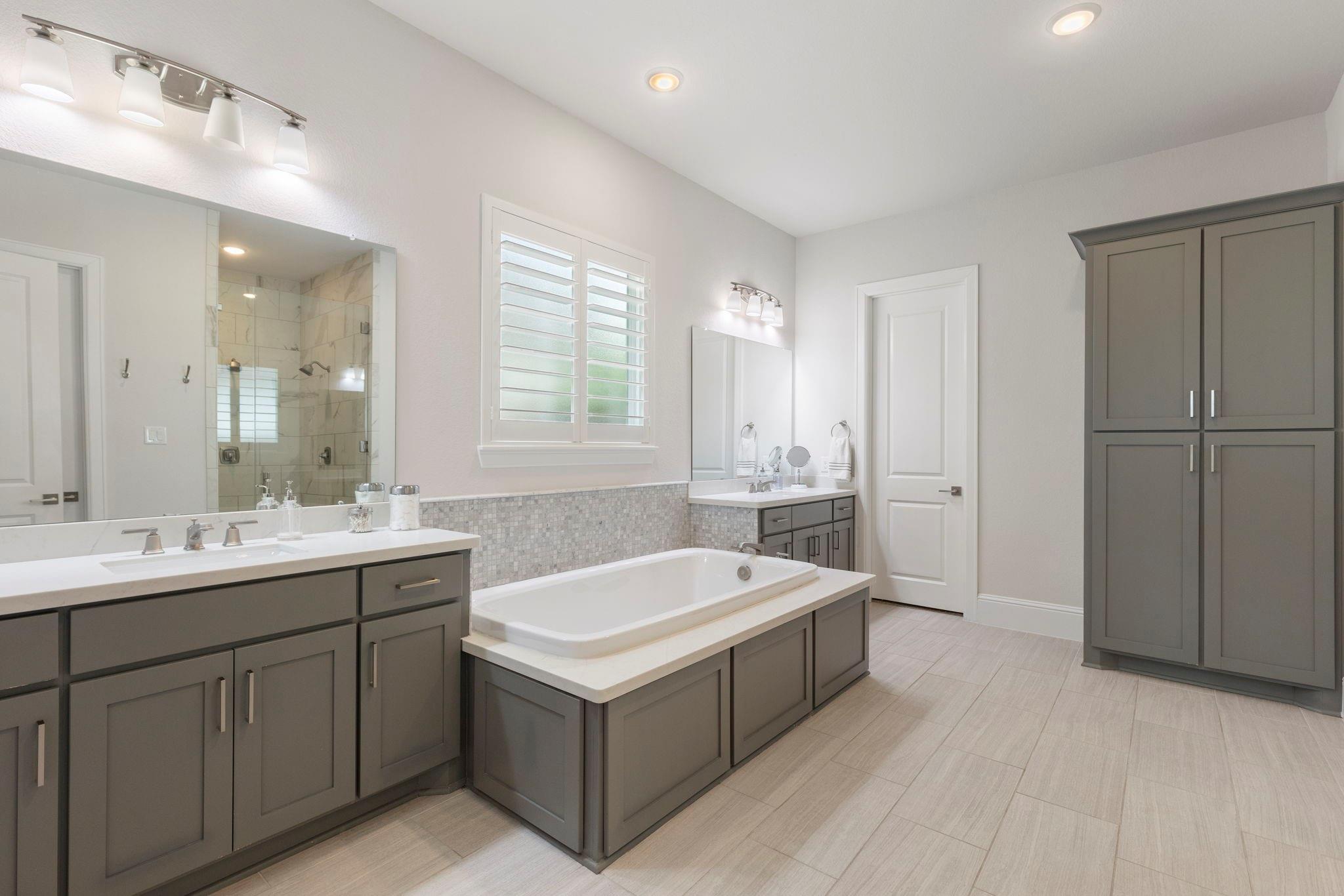 6914 Champion Trail
