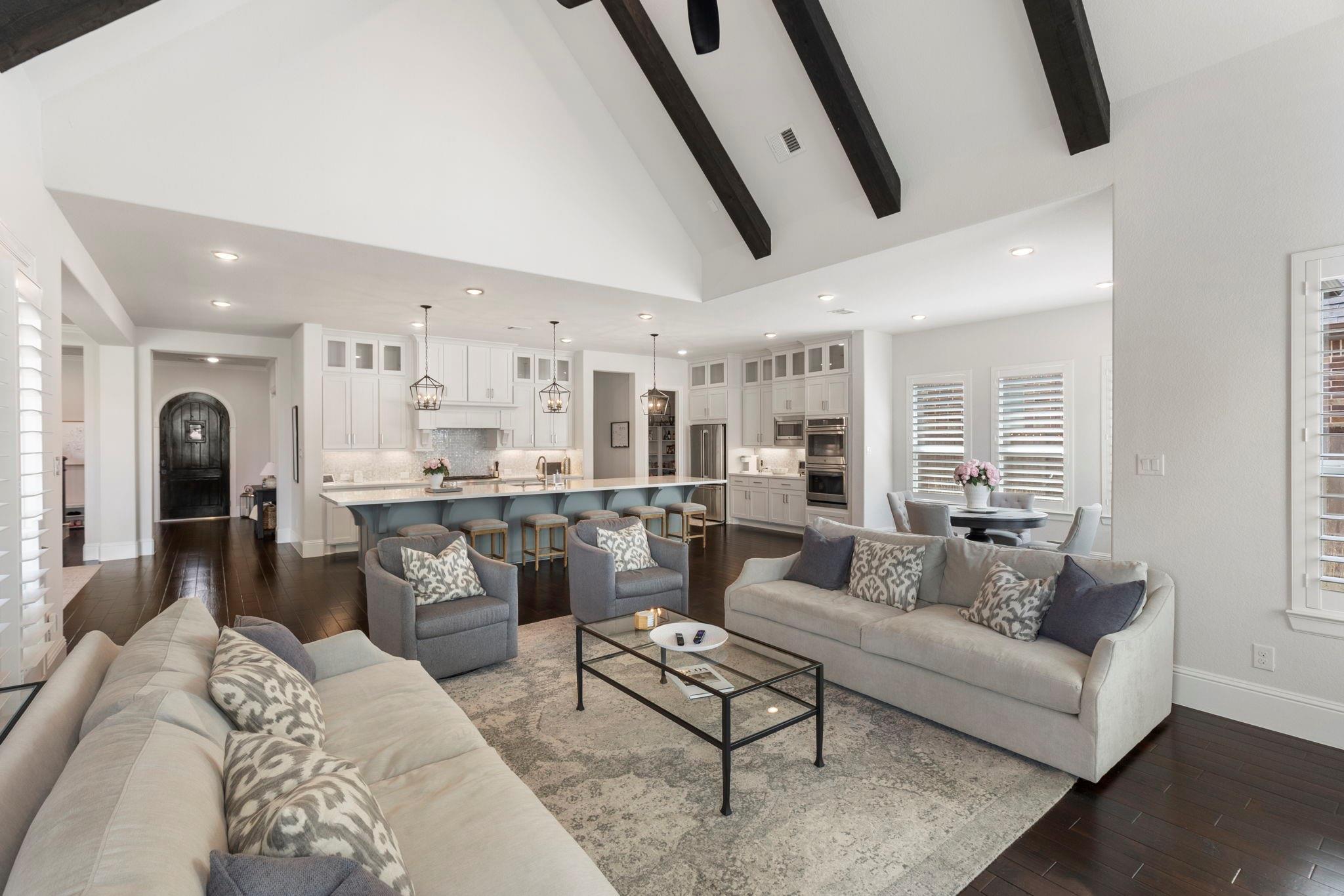 6914 Champion Trail