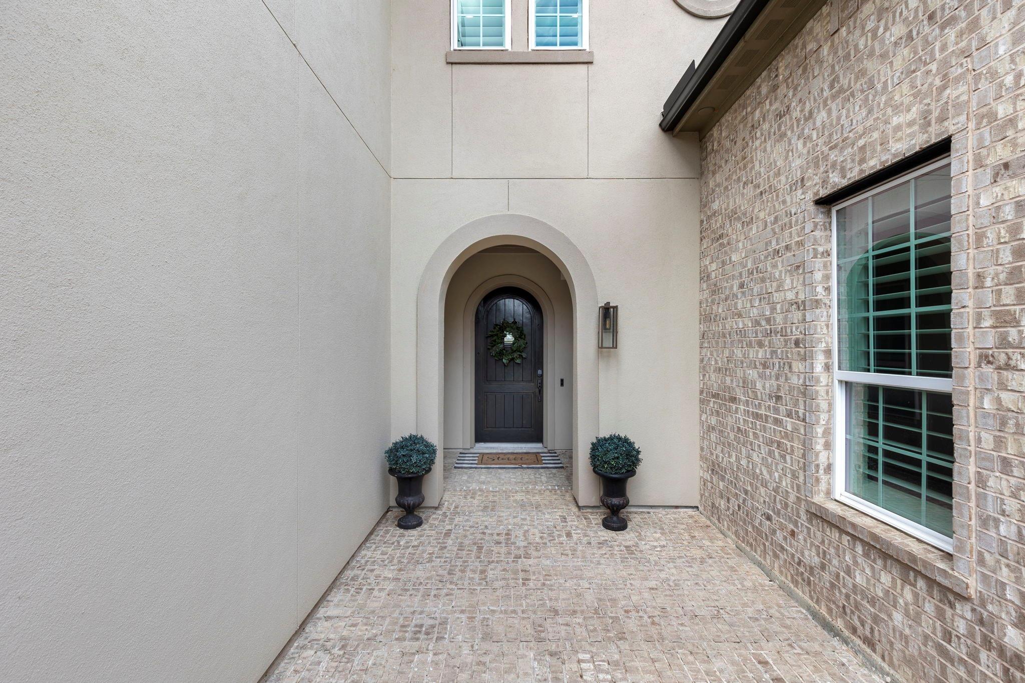 6914 Champion Trail
