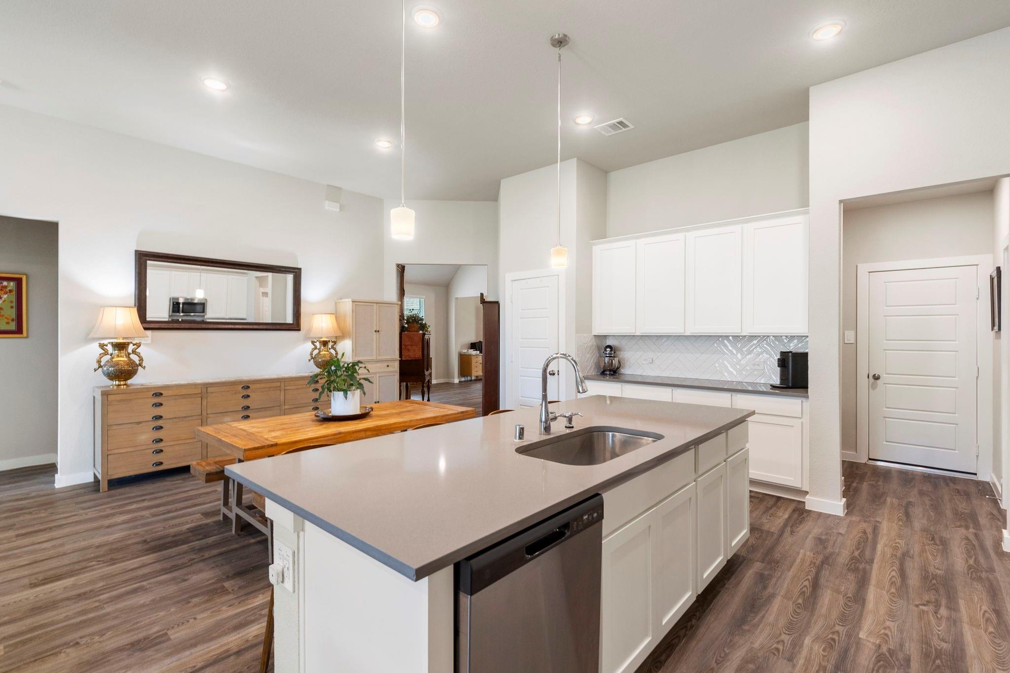 716 Ivory Creek Court