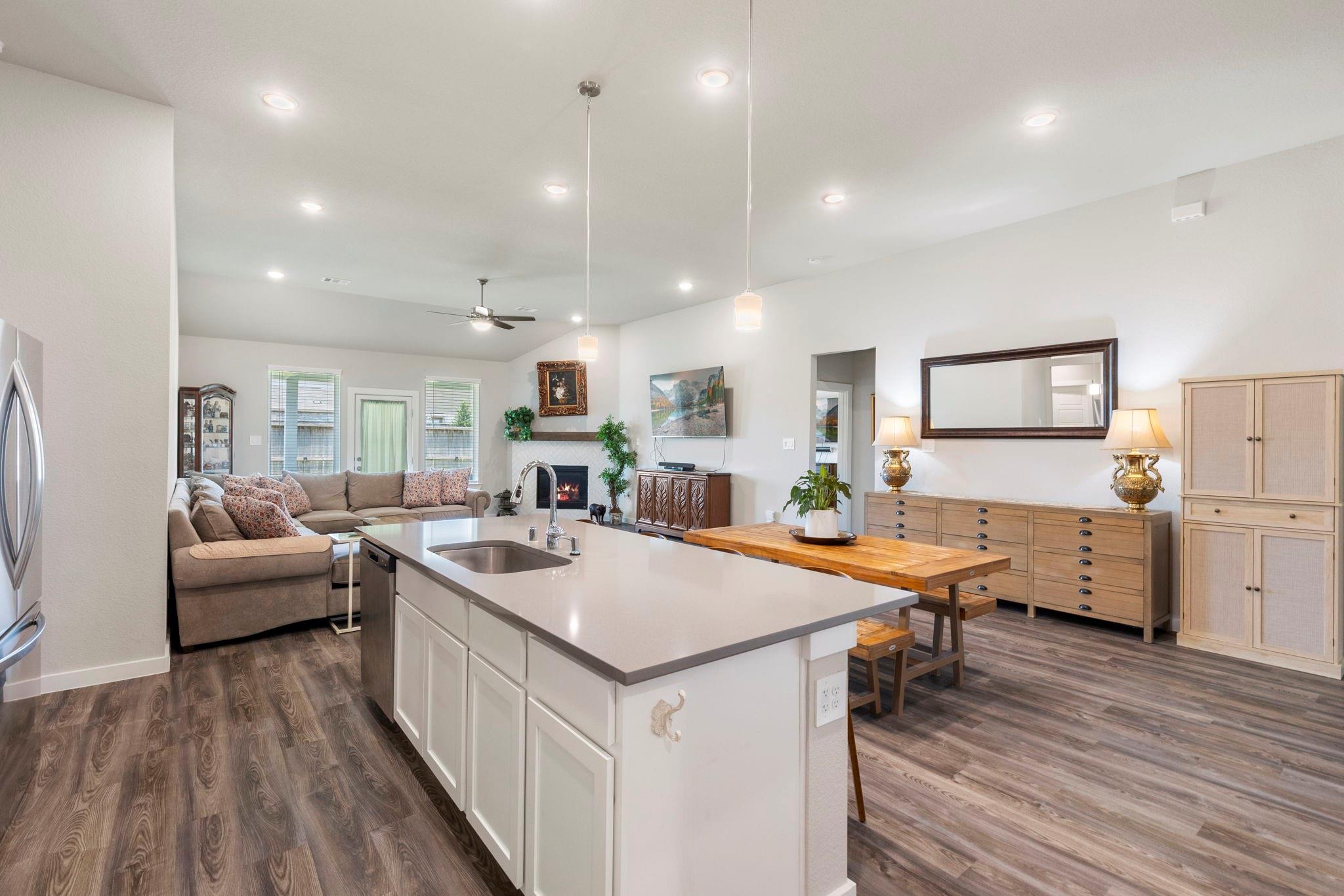 716 Ivory Creek Court