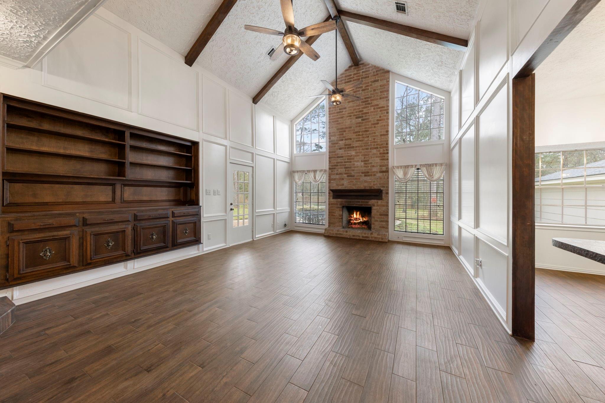 6131 Knollview Drive