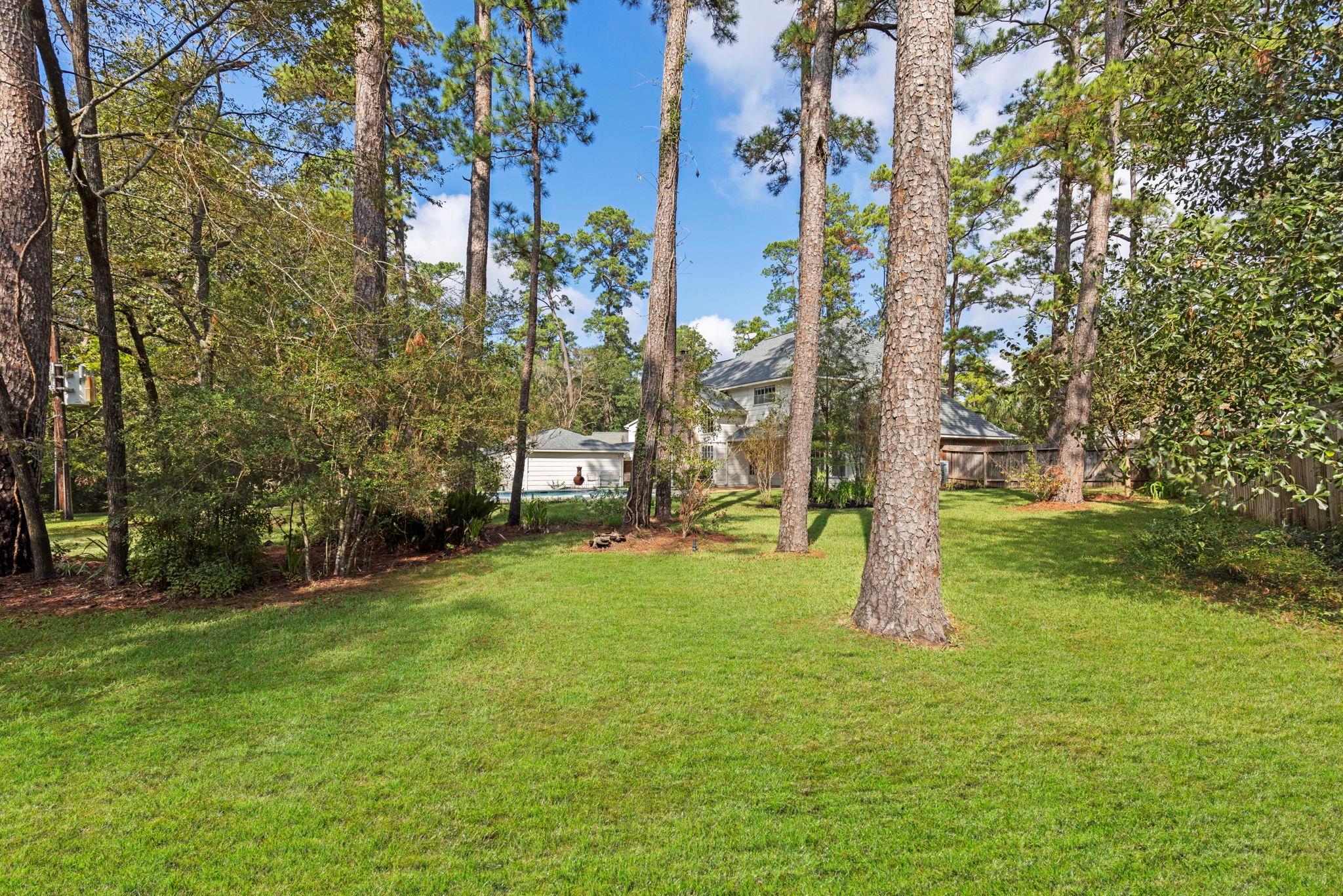 6131 Knollview Drive