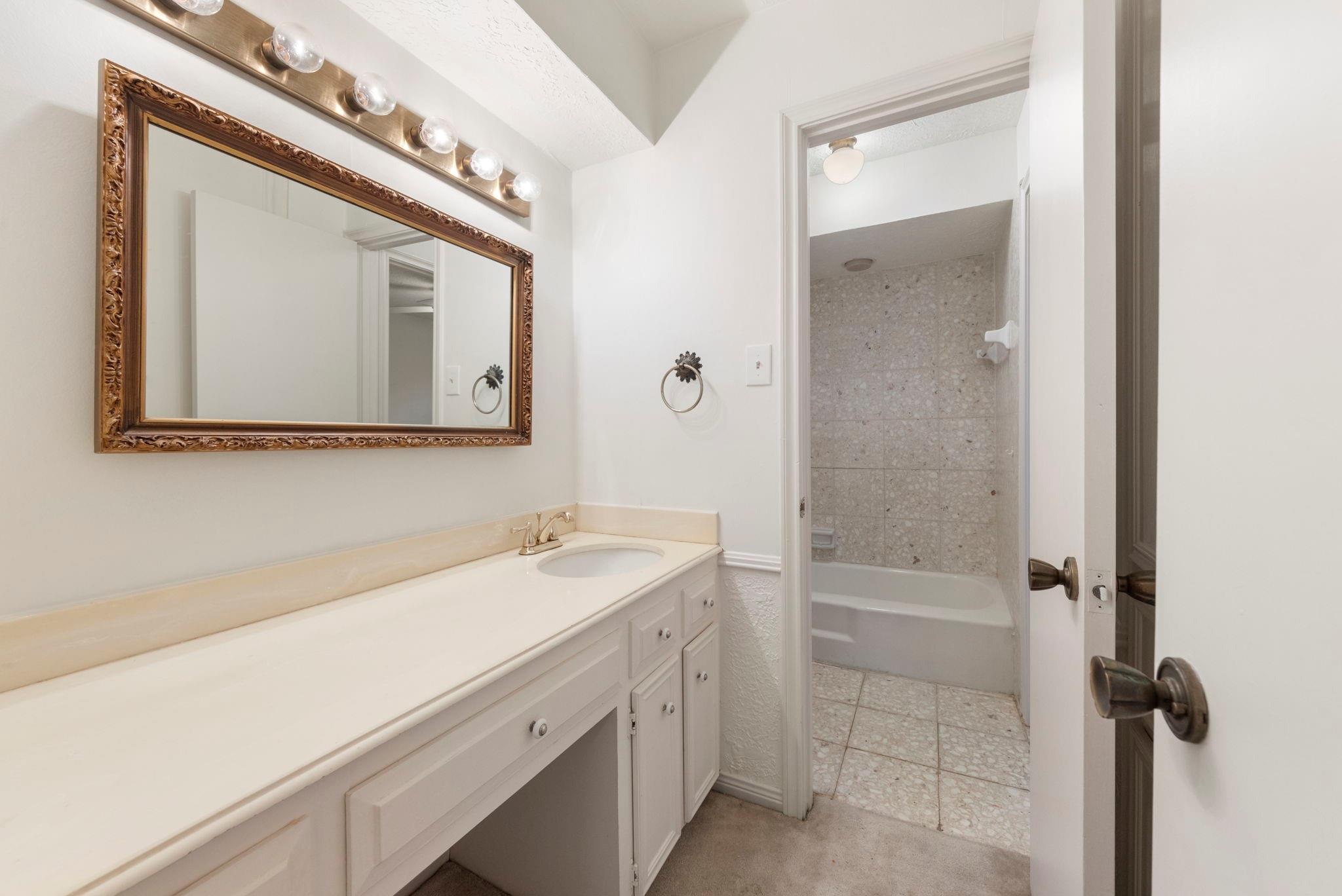 6131 Knollview Drive