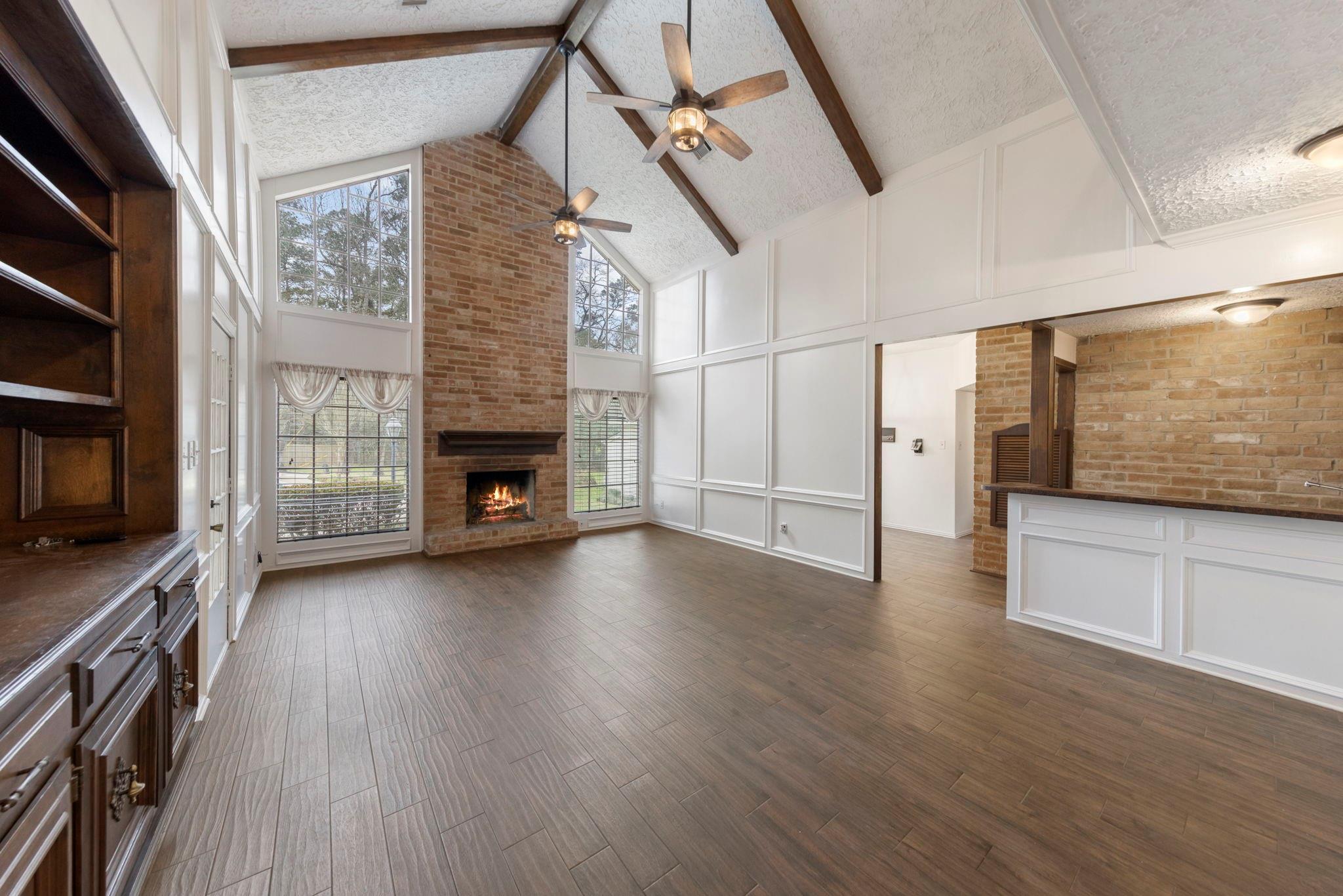 6131 Knollview Drive