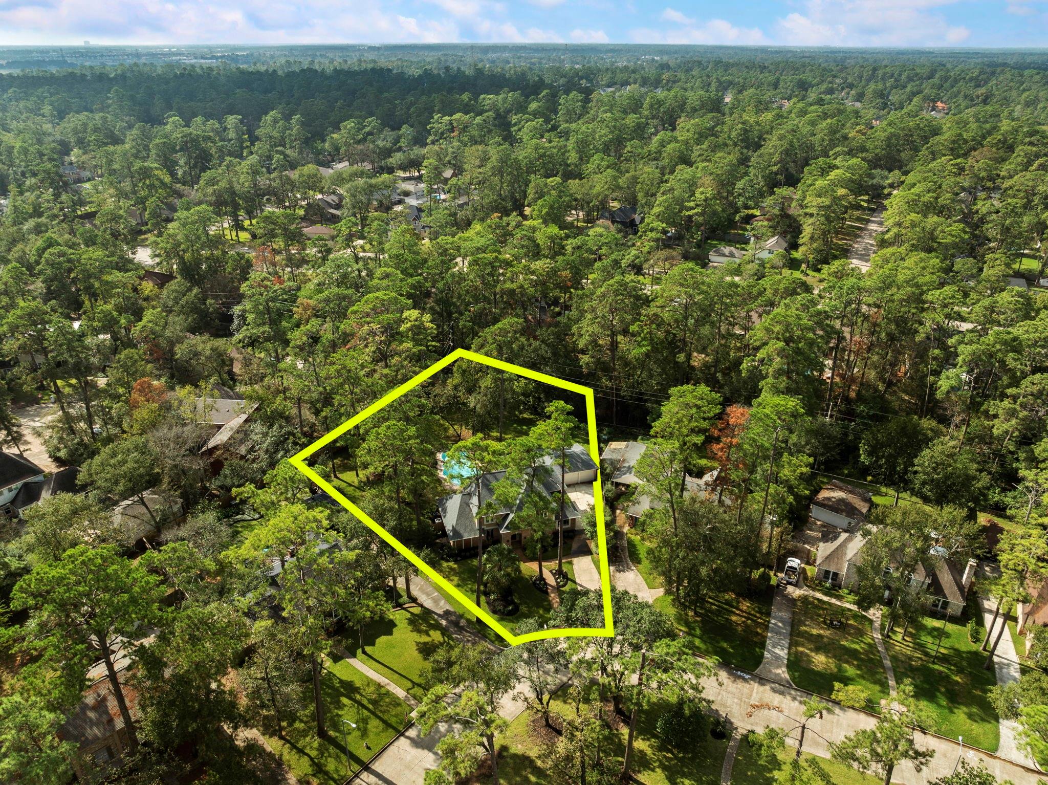 6131 Knollview Drive