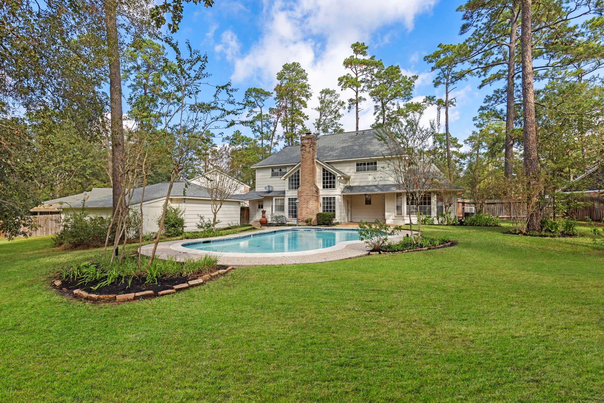 6131 Knollview Drive