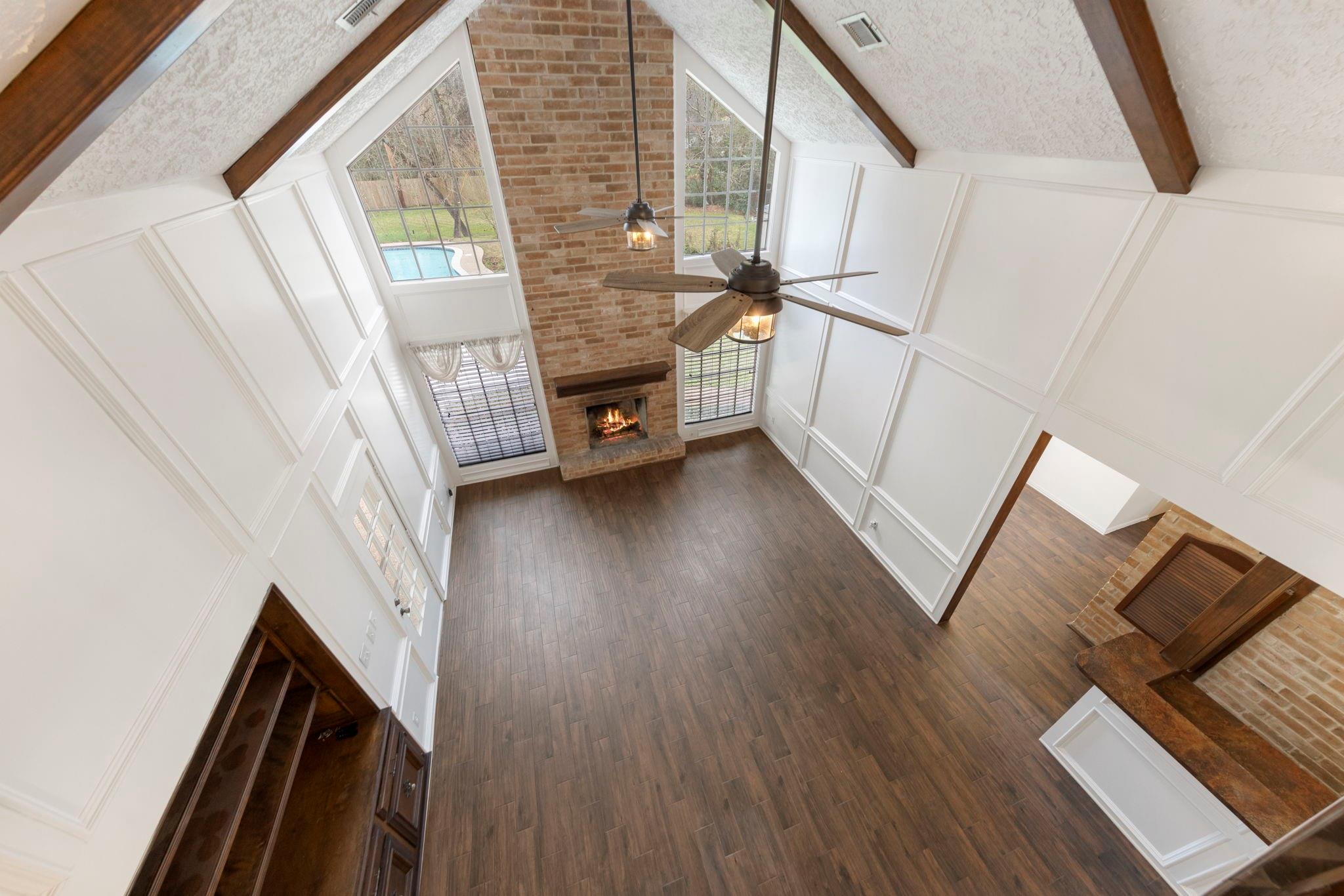 6131 Knollview Drive