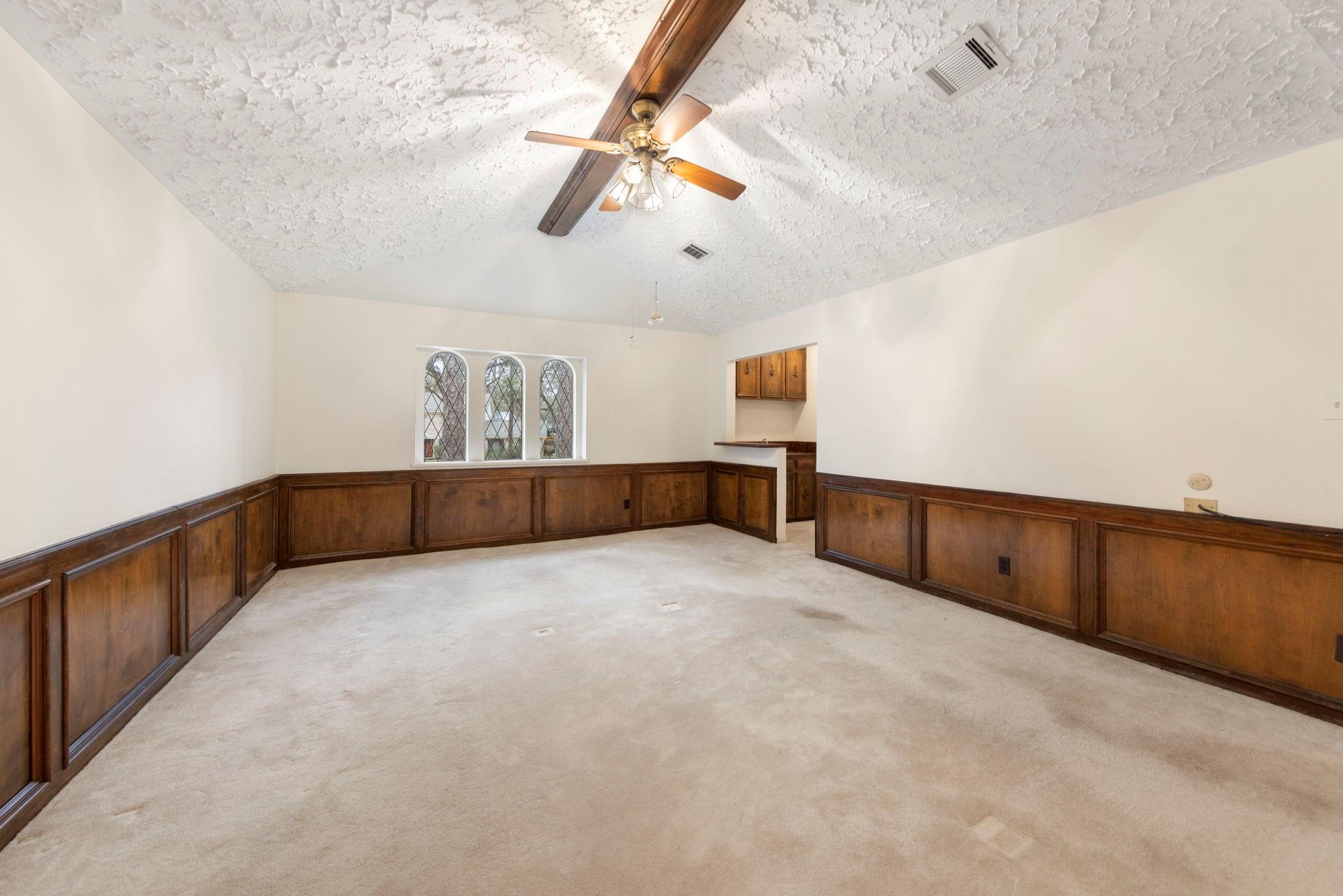 6131 Knollview Drive