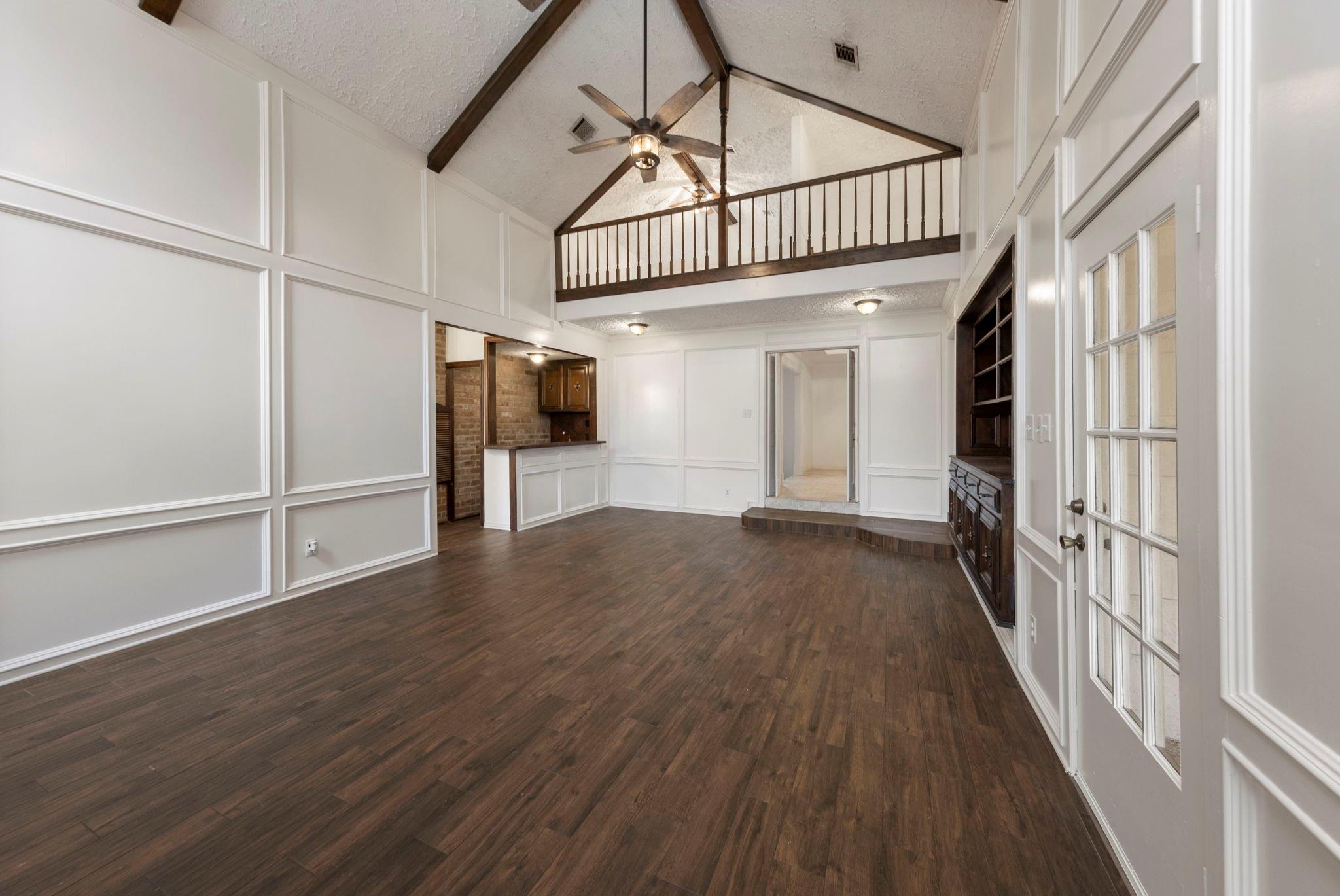 6131 Knollview Drive