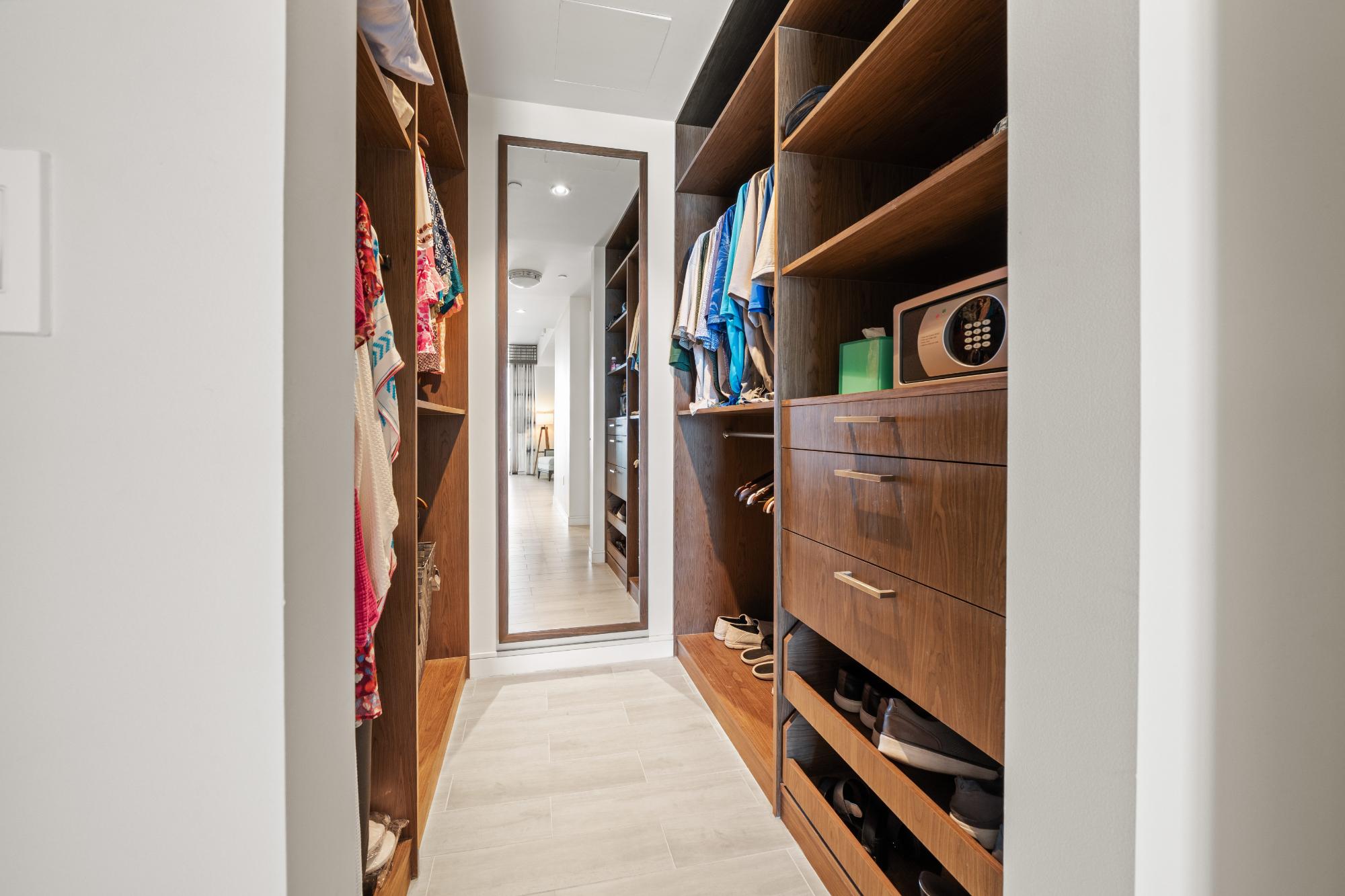 BAY STREET Unit: Unit # 711